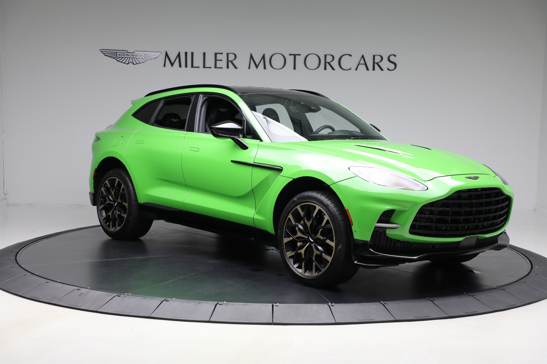 Used-2023-Aston-Martin-DBX-707