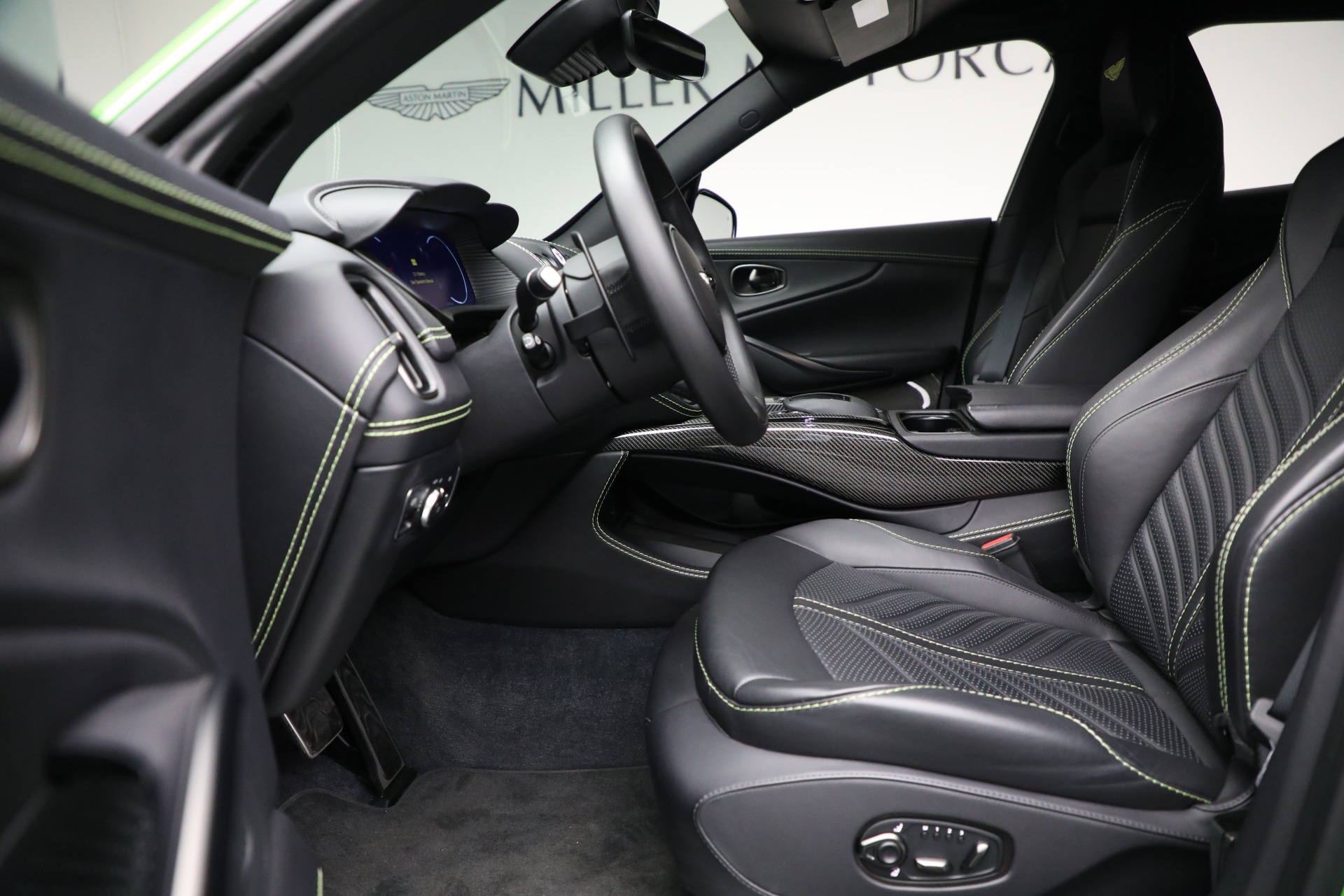 Used-2023-Aston-Martin-DBX-707