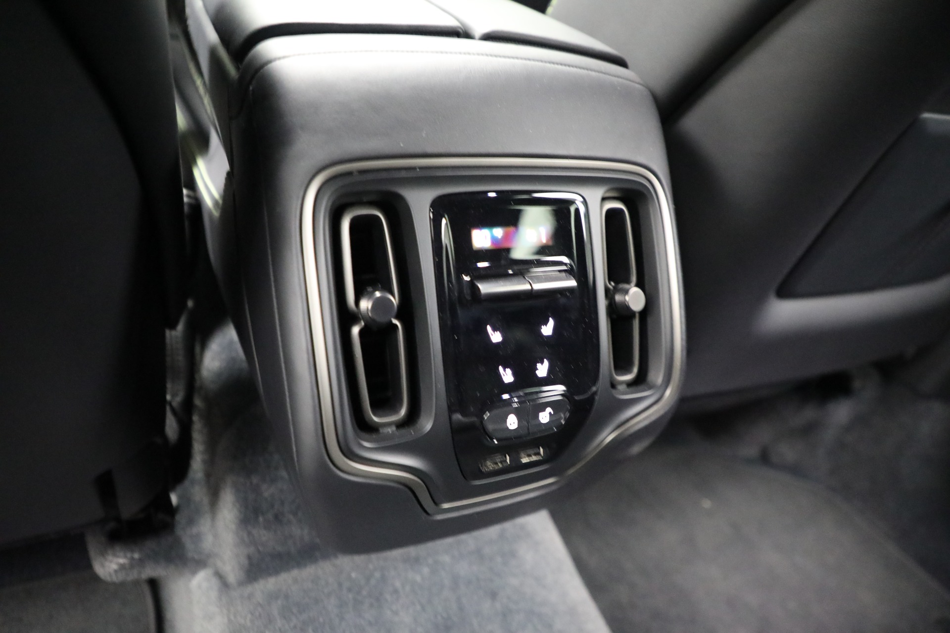 Used-2023-Aston-Martin-DBX-707