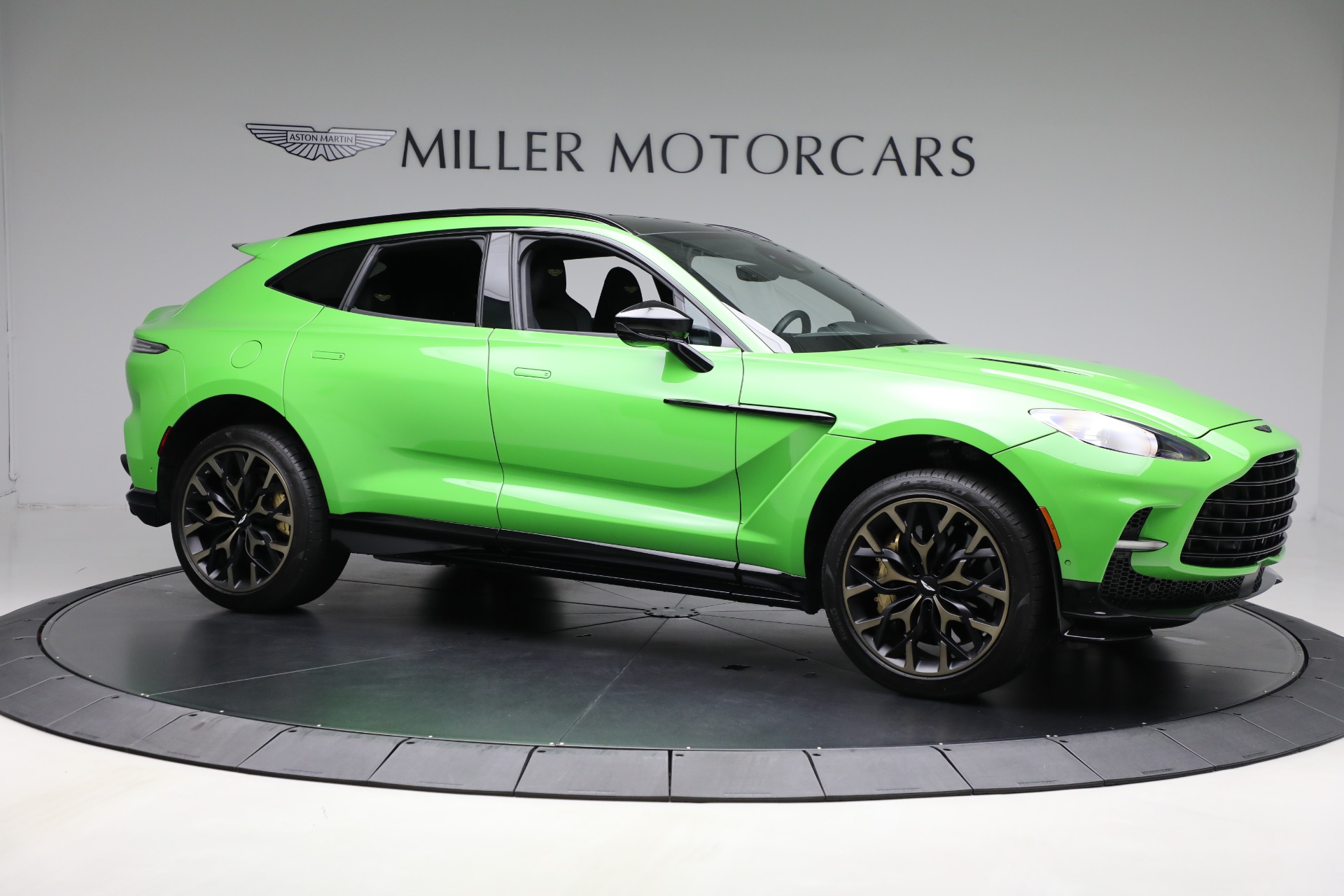 Used-2023-Aston-Martin-DBX-707