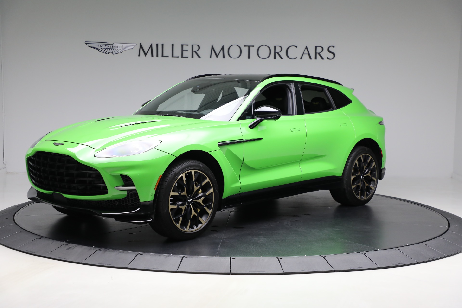 Used-2023-Aston-Martin-DBX-707