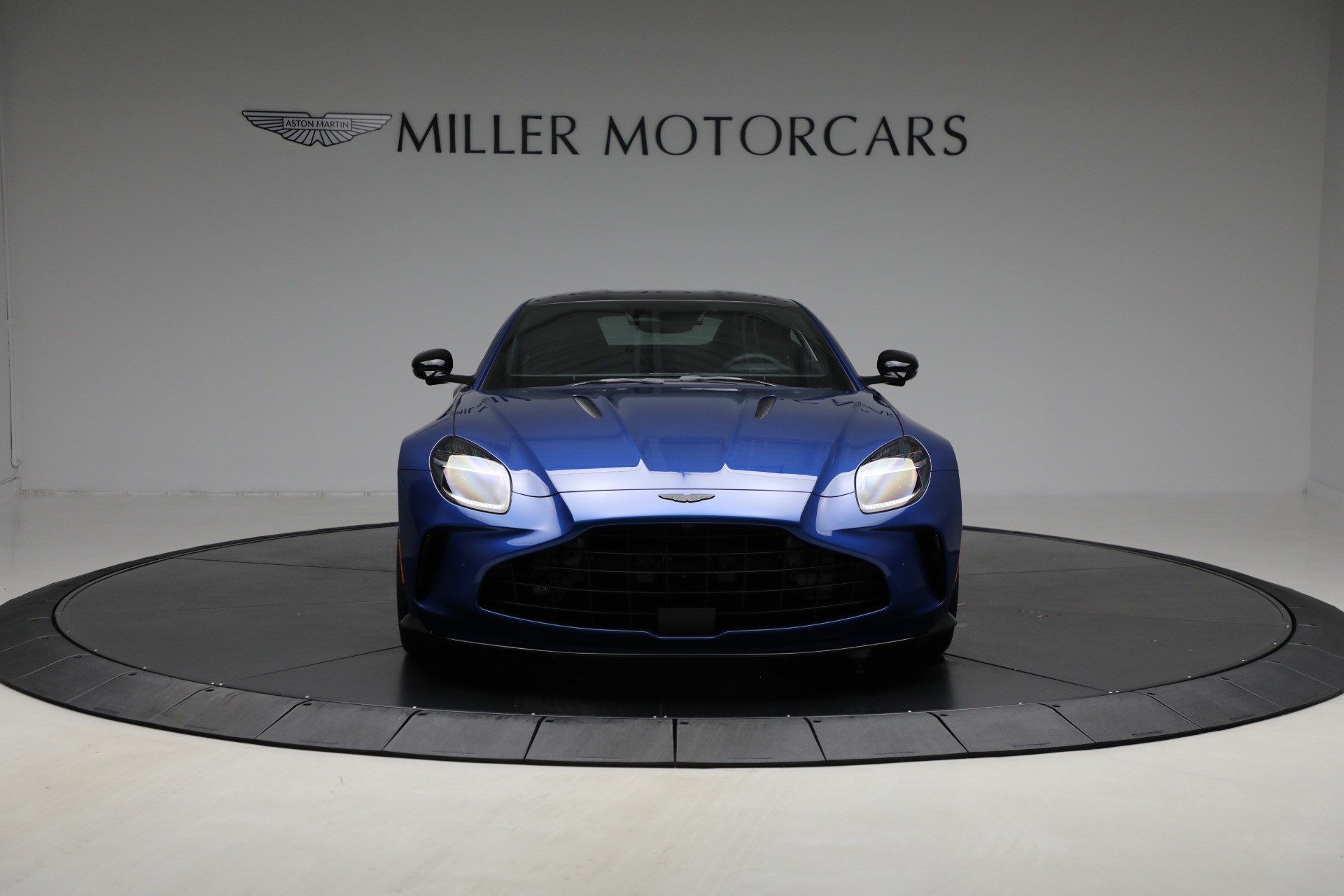 Used-2025-Aston-Martin-Vantage