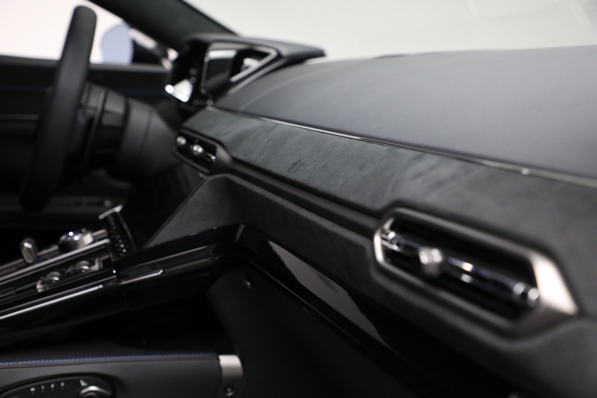 Used-2025-Aston-Martin-Vantage