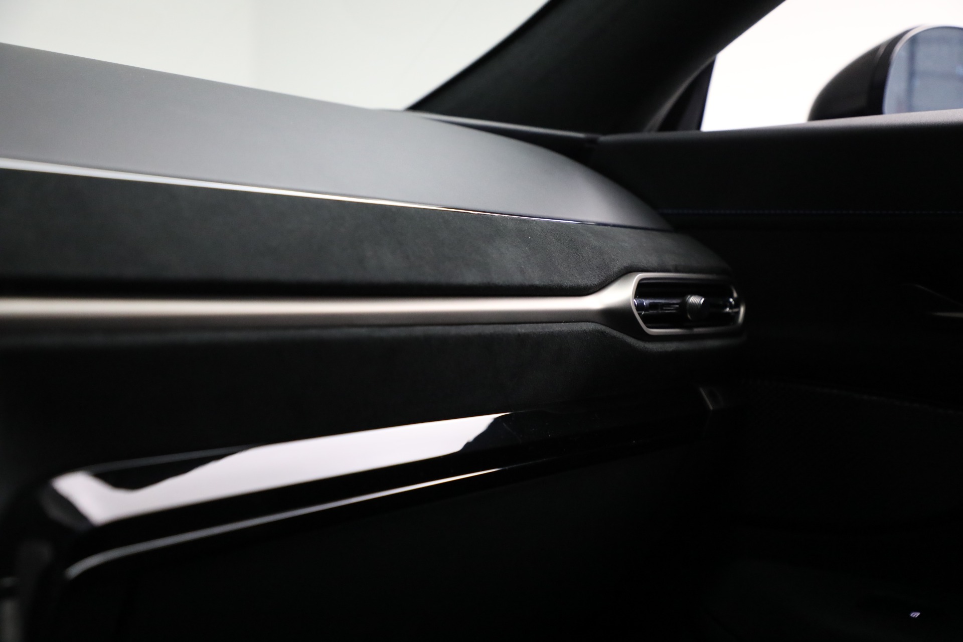 Used-2025-Aston-Martin-Vantage