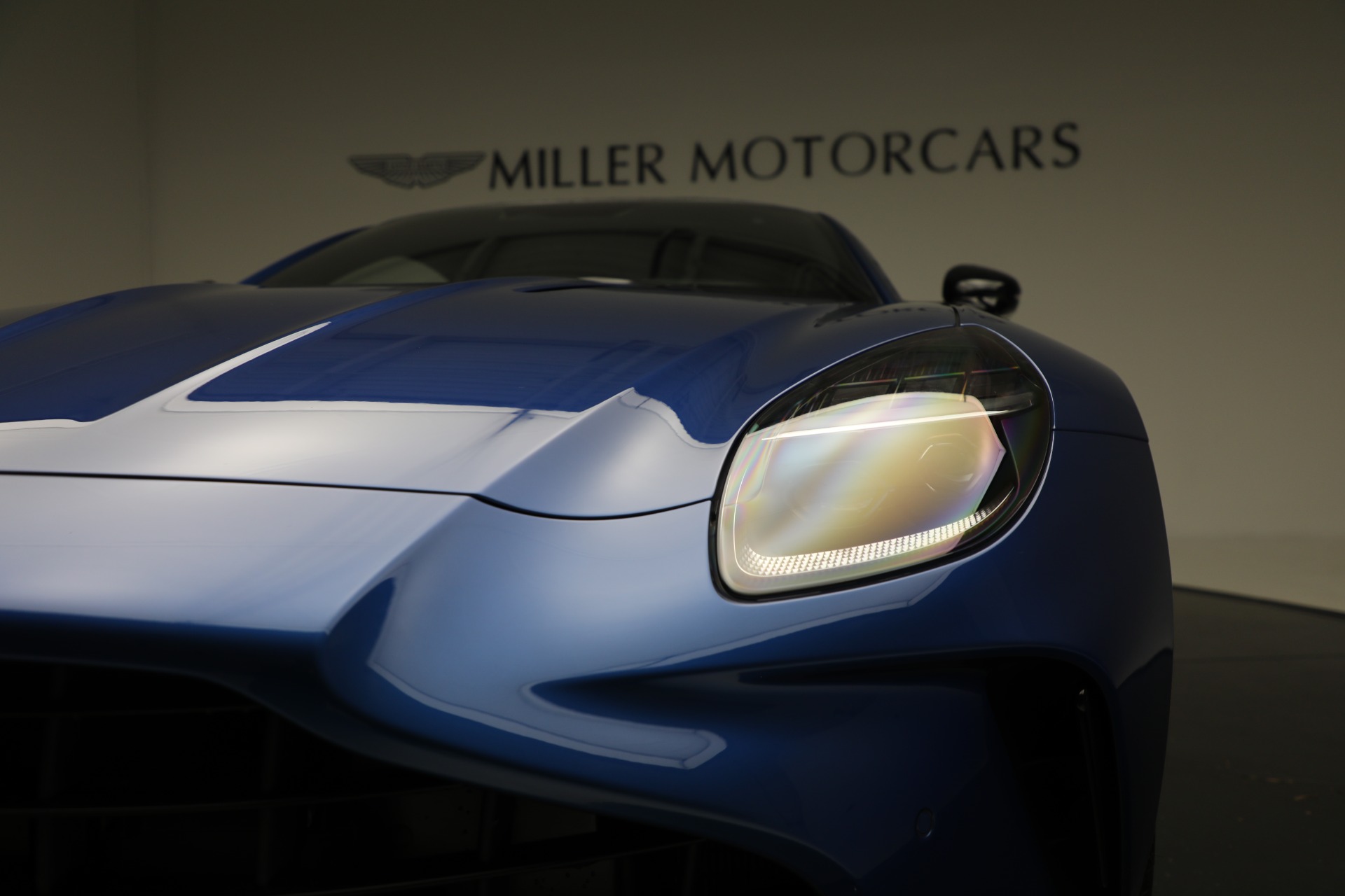 Used-2025-Aston-Martin-Vantage