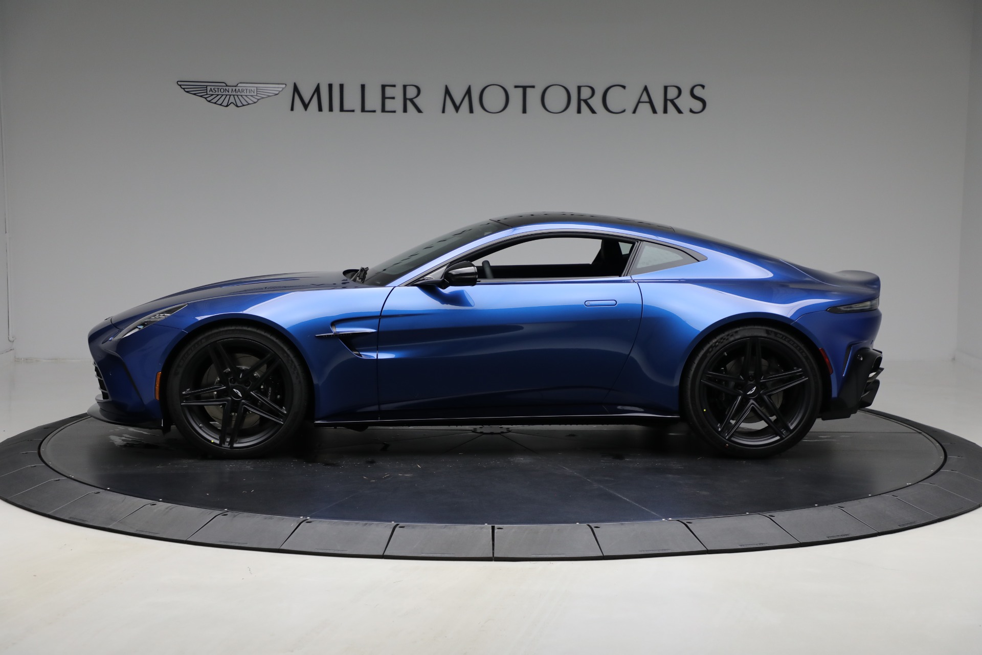 Used-2025-Aston-Martin-Vantage