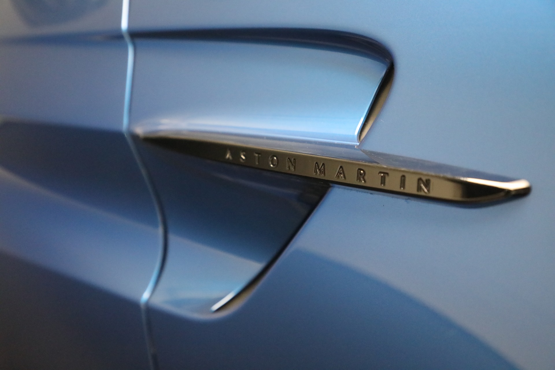 Used-2025-Aston-Martin-Vantage