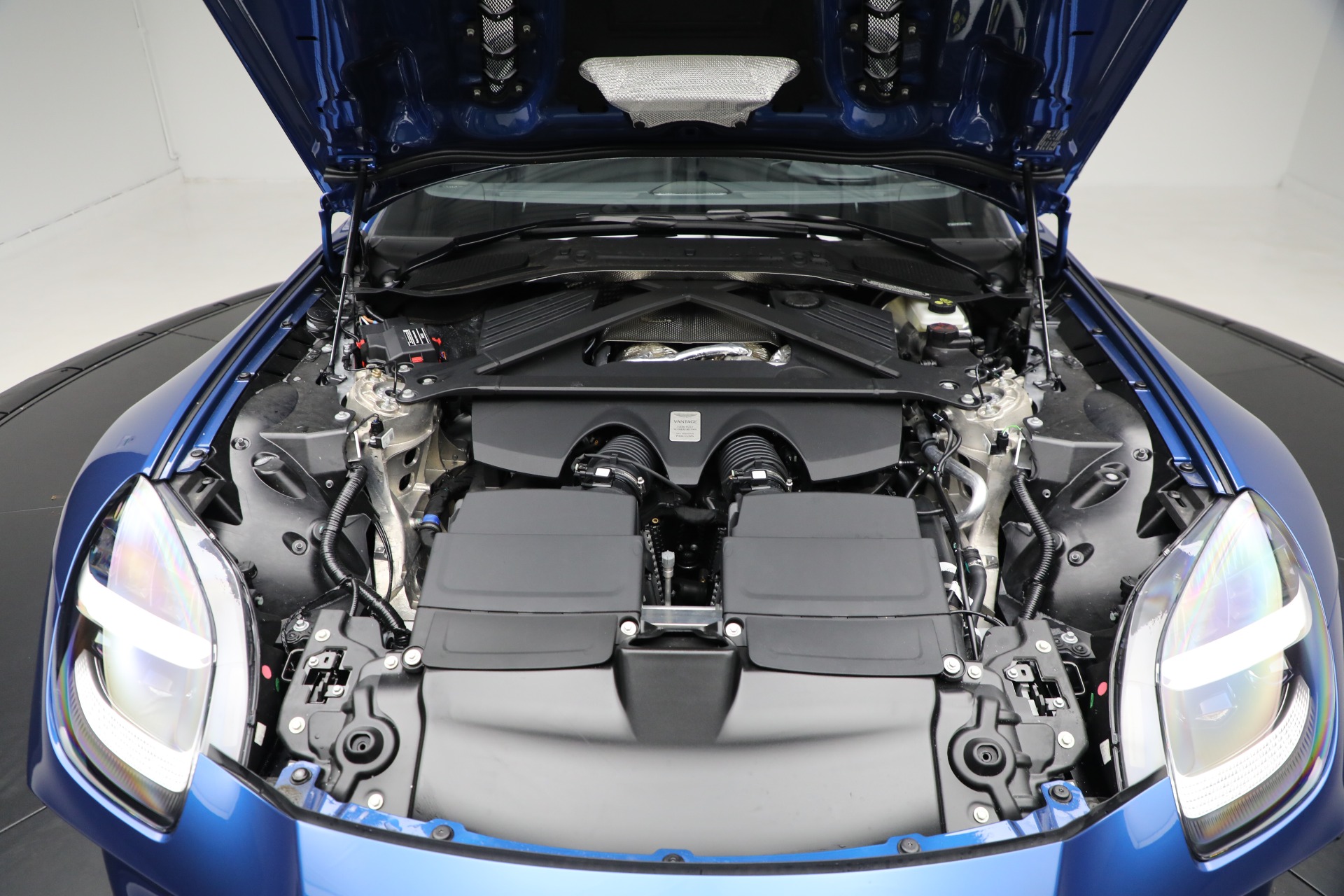 Used-2025-Aston-Martin-Vantage