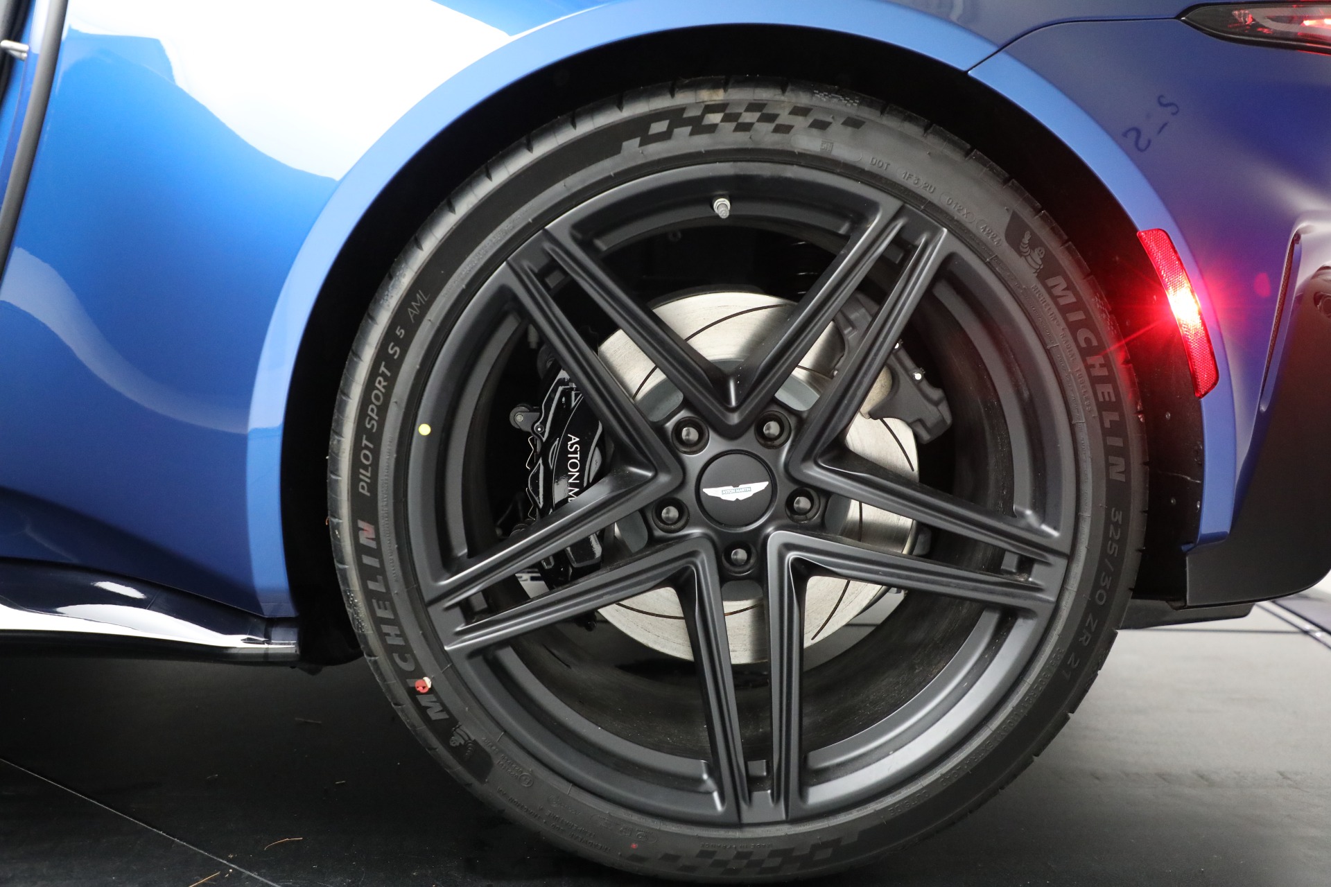 Used-2025-Aston-Martin-Vantage