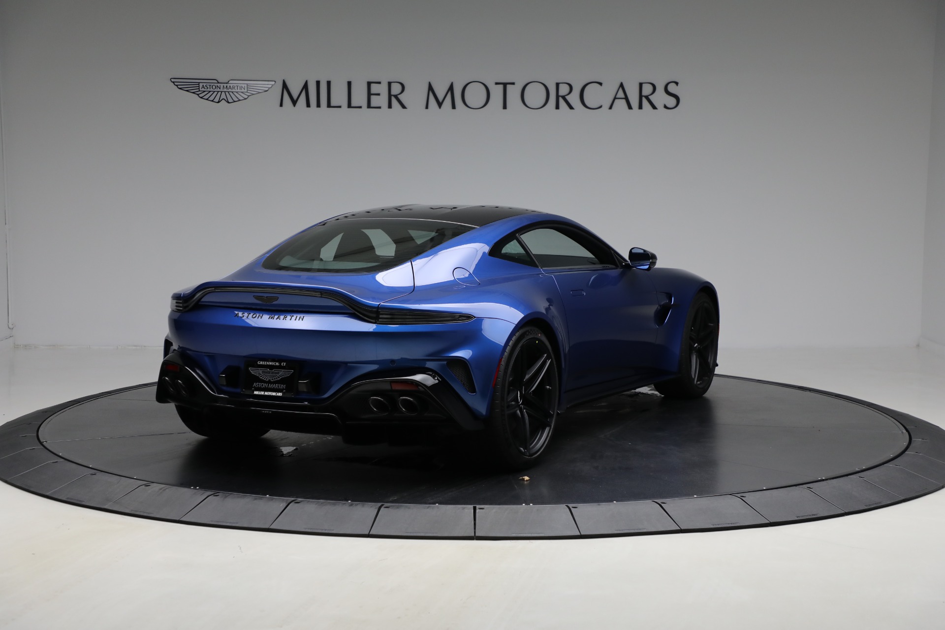 Used-2025-Aston-Martin-Vantage