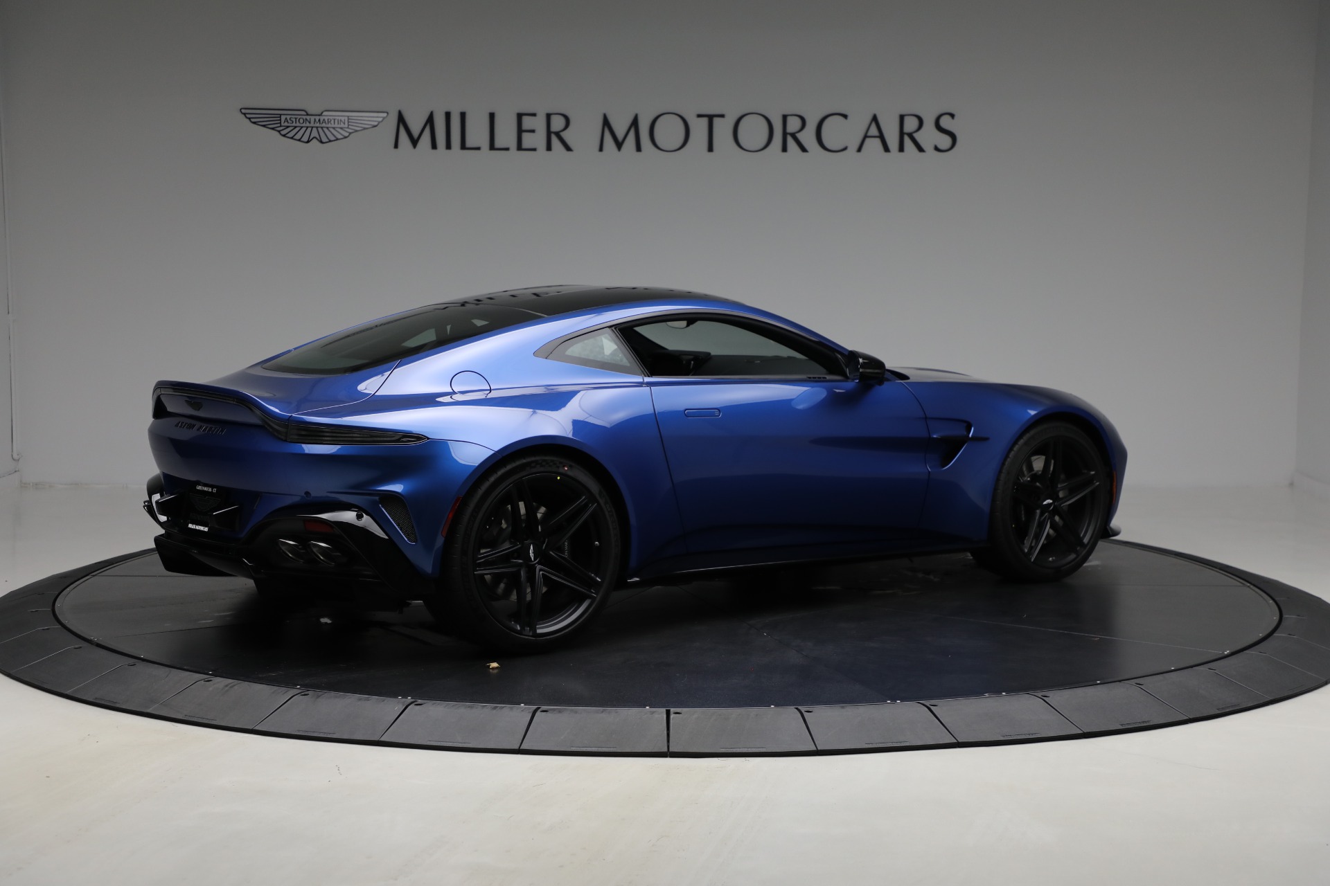 Used-2025-Aston-Martin-Vantage