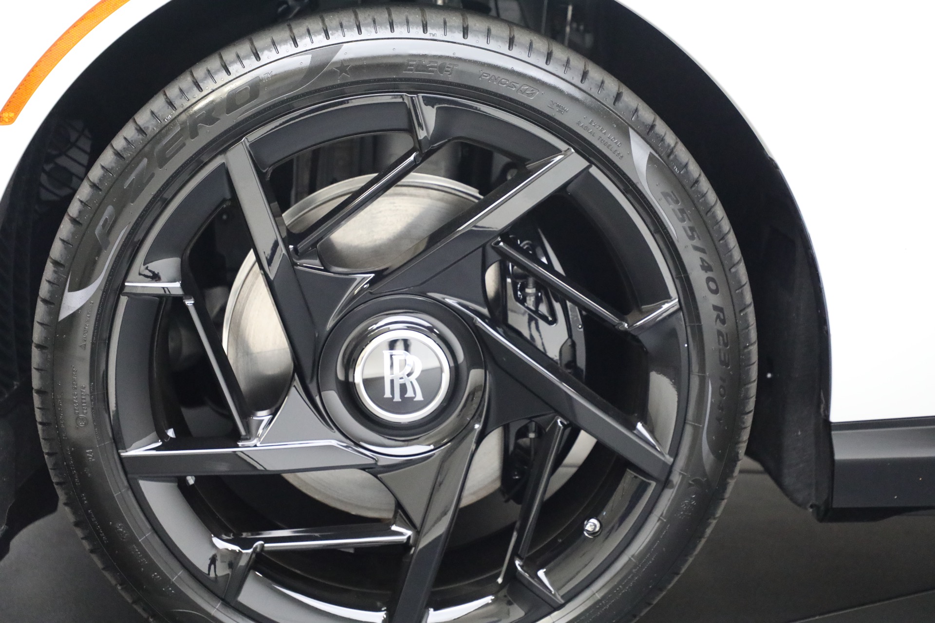 Used-2025-Rolls-Royce-Black-Badge-Spectre