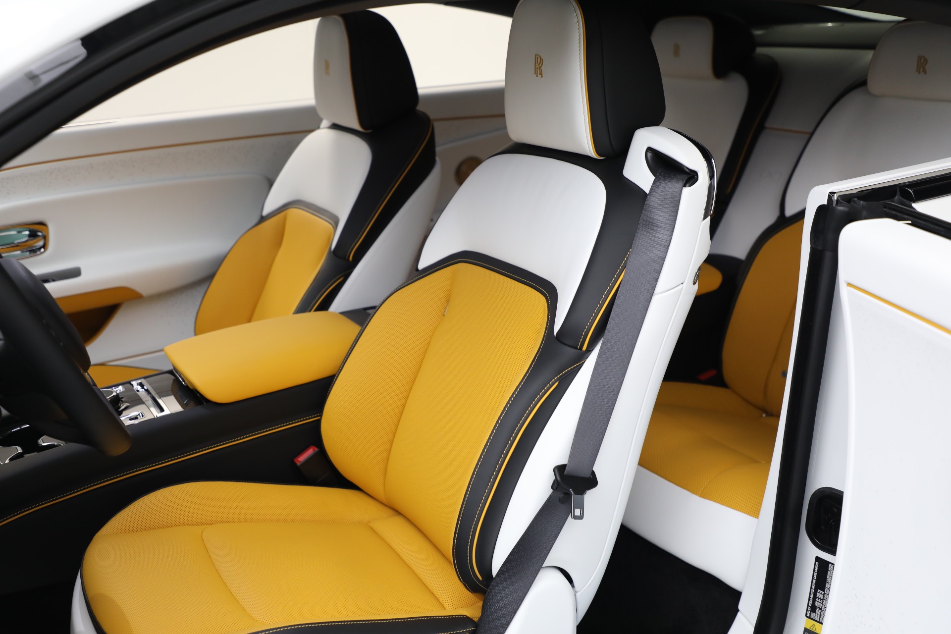 Used-2025-Rolls-Royce-Black-Badge-Spectre