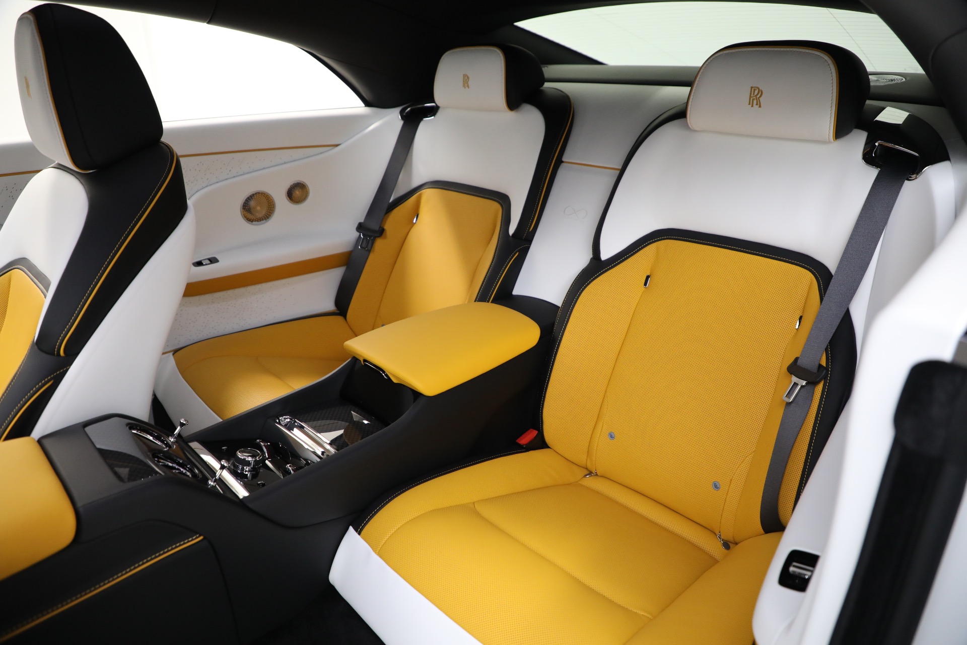 Used-2025-Rolls-Royce-Black-Badge-Spectre