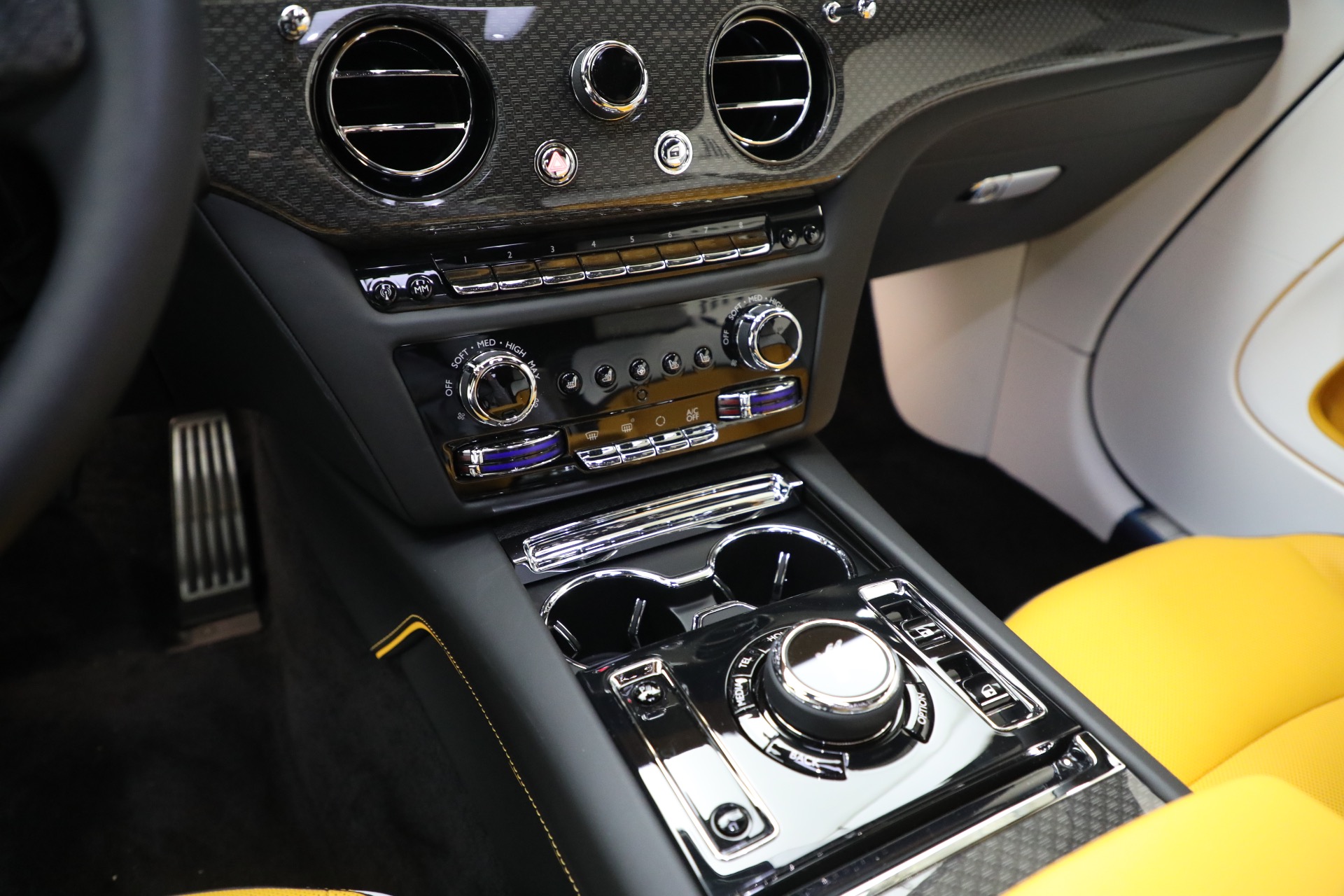 Used-2025-Rolls-Royce-Black-Badge-Spectre