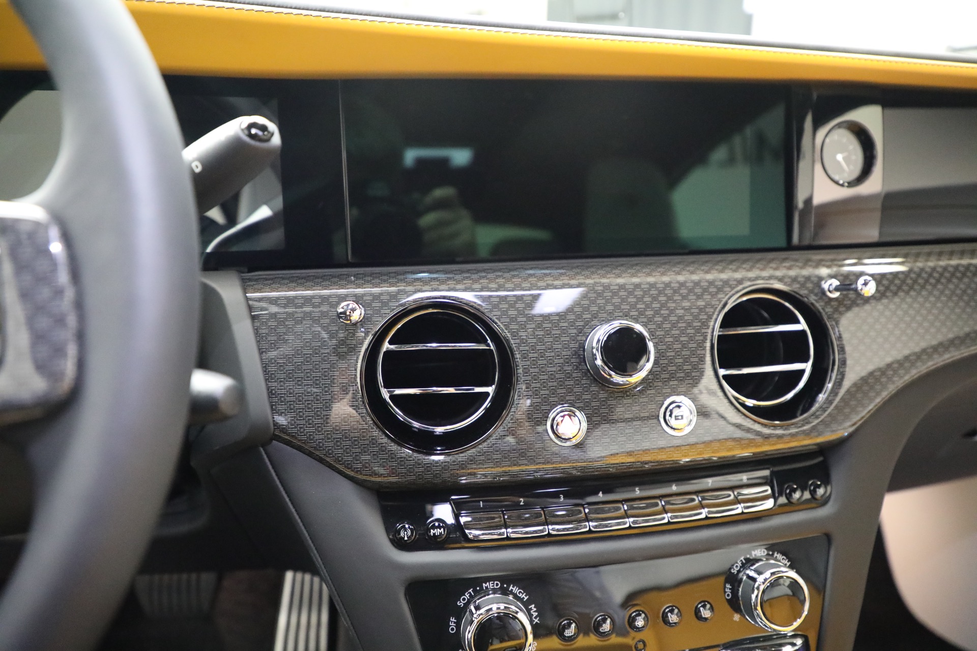 Used-2025-Rolls-Royce-Black-Badge-Spectre