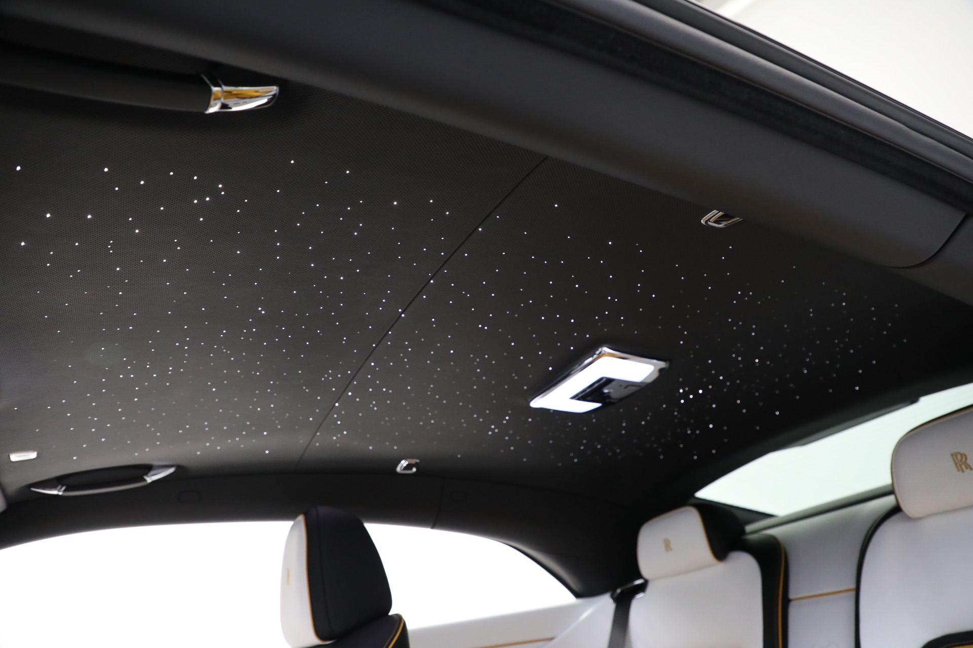 Used-2025-Rolls-Royce-Black-Badge-Spectre