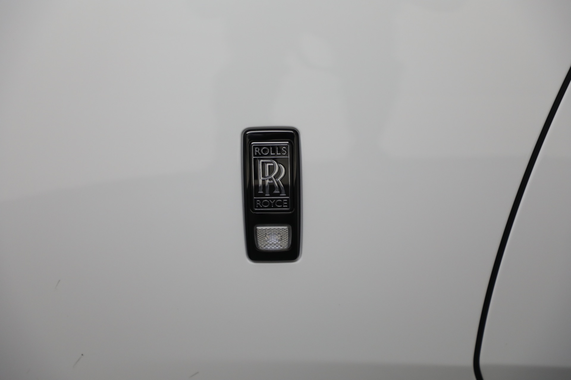 Used-2025-Rolls-Royce-Black-Badge-Spectre