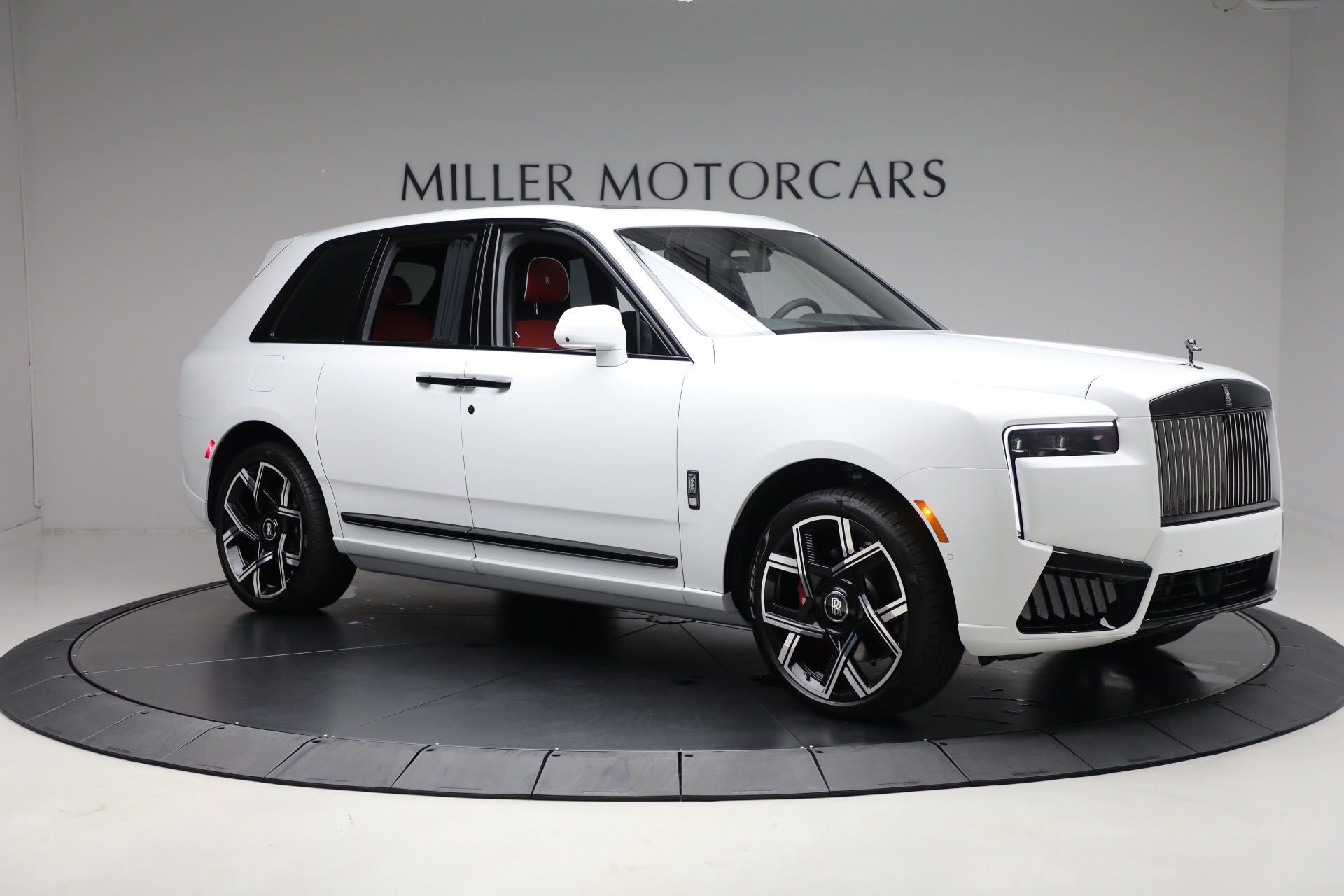 Used-2025-Rolls-Royce-Black-Badge-Cullinan