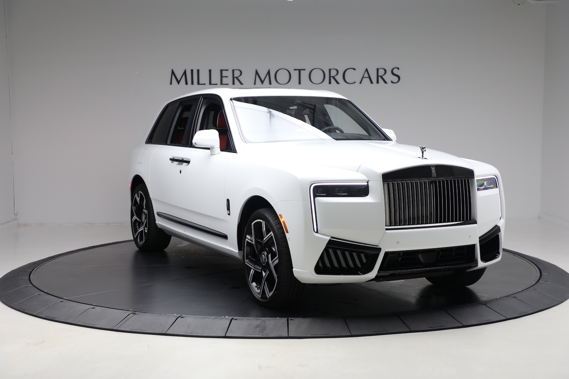 Used-2025-Rolls-Royce-Black-Badge-Cullinan