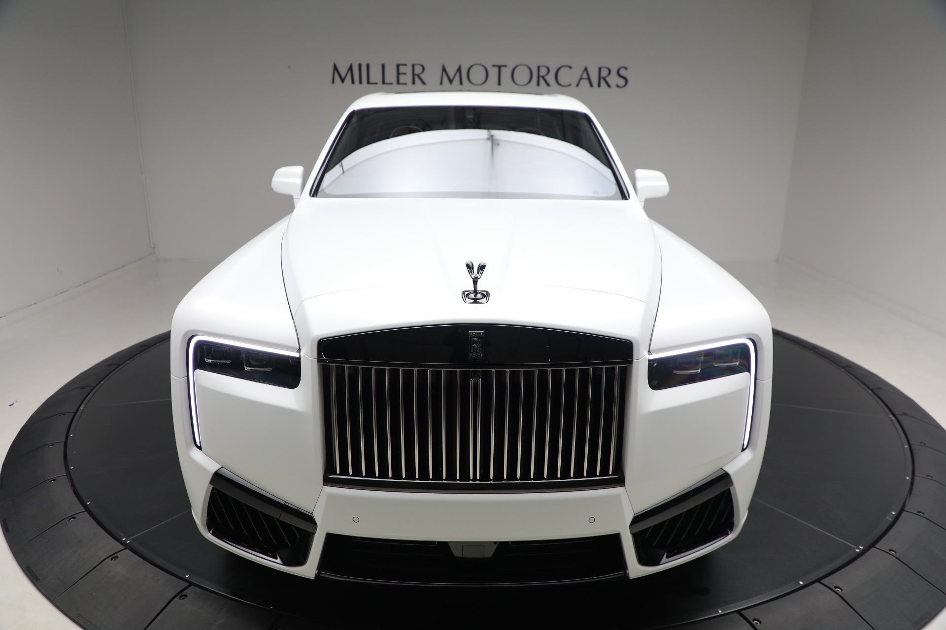 Used-2025-Rolls-Royce-Black-Badge-Cullinan