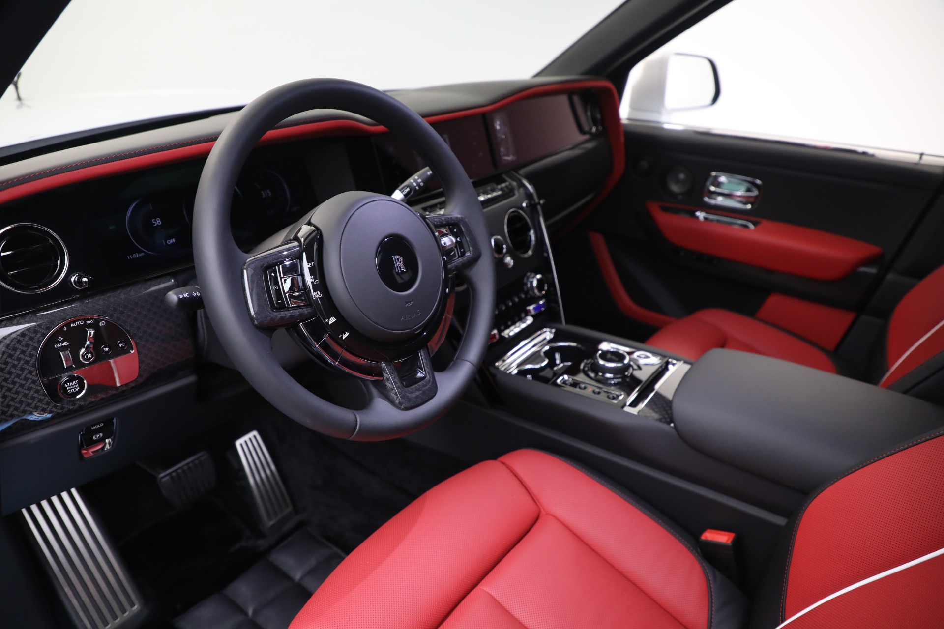 Used-2025-Rolls-Royce-Black-Badge-Cullinan