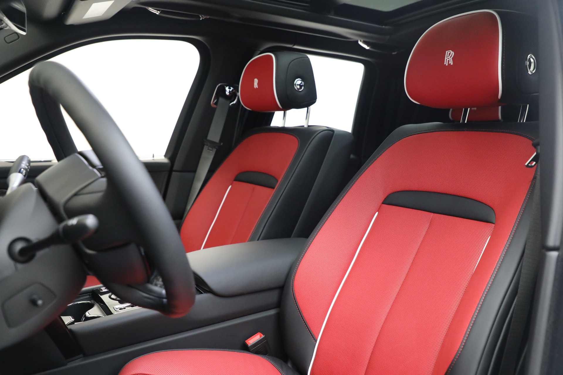 Used-2025-Rolls-Royce-Black-Badge-Cullinan