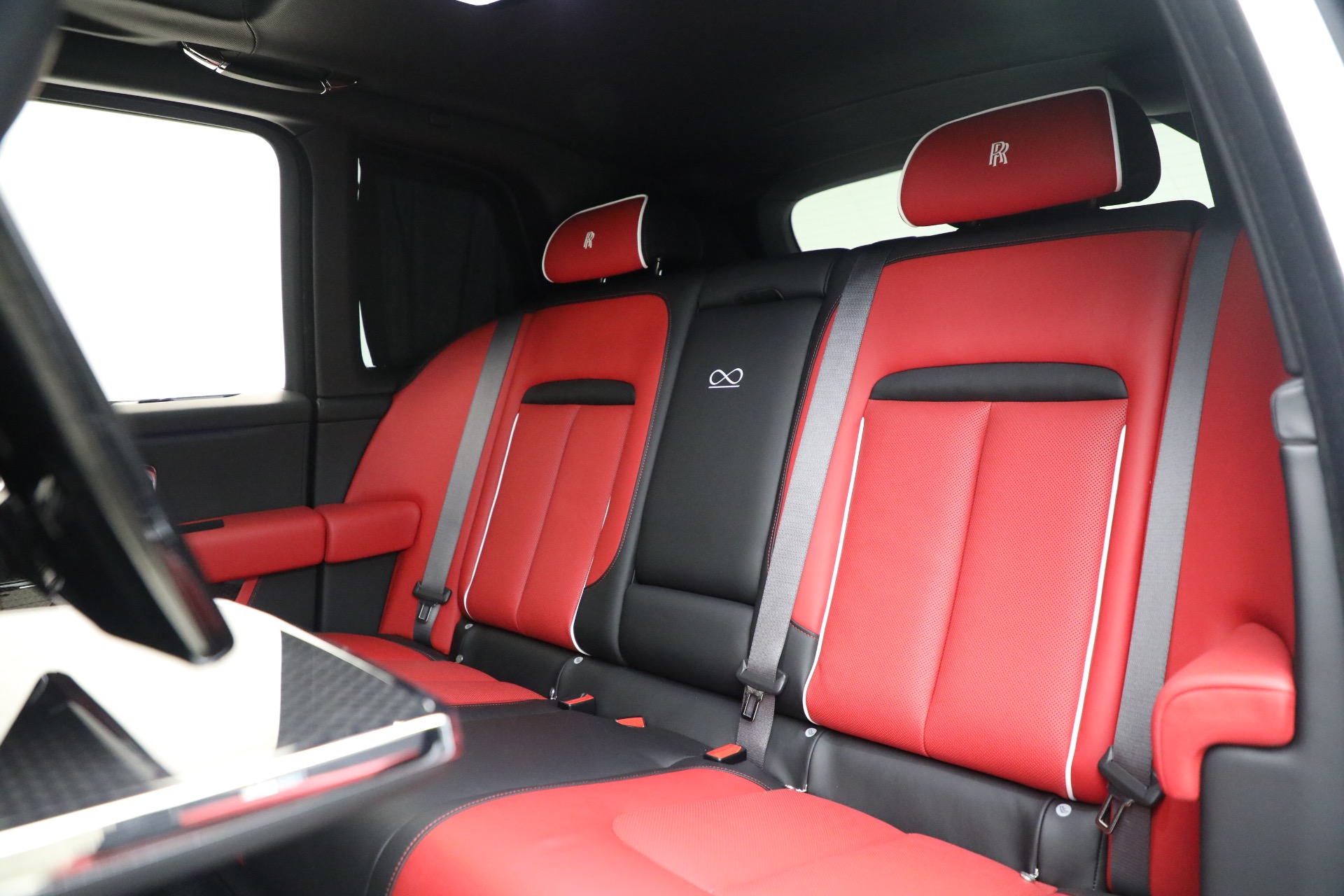 Used-2025-Rolls-Royce-Black-Badge-Cullinan