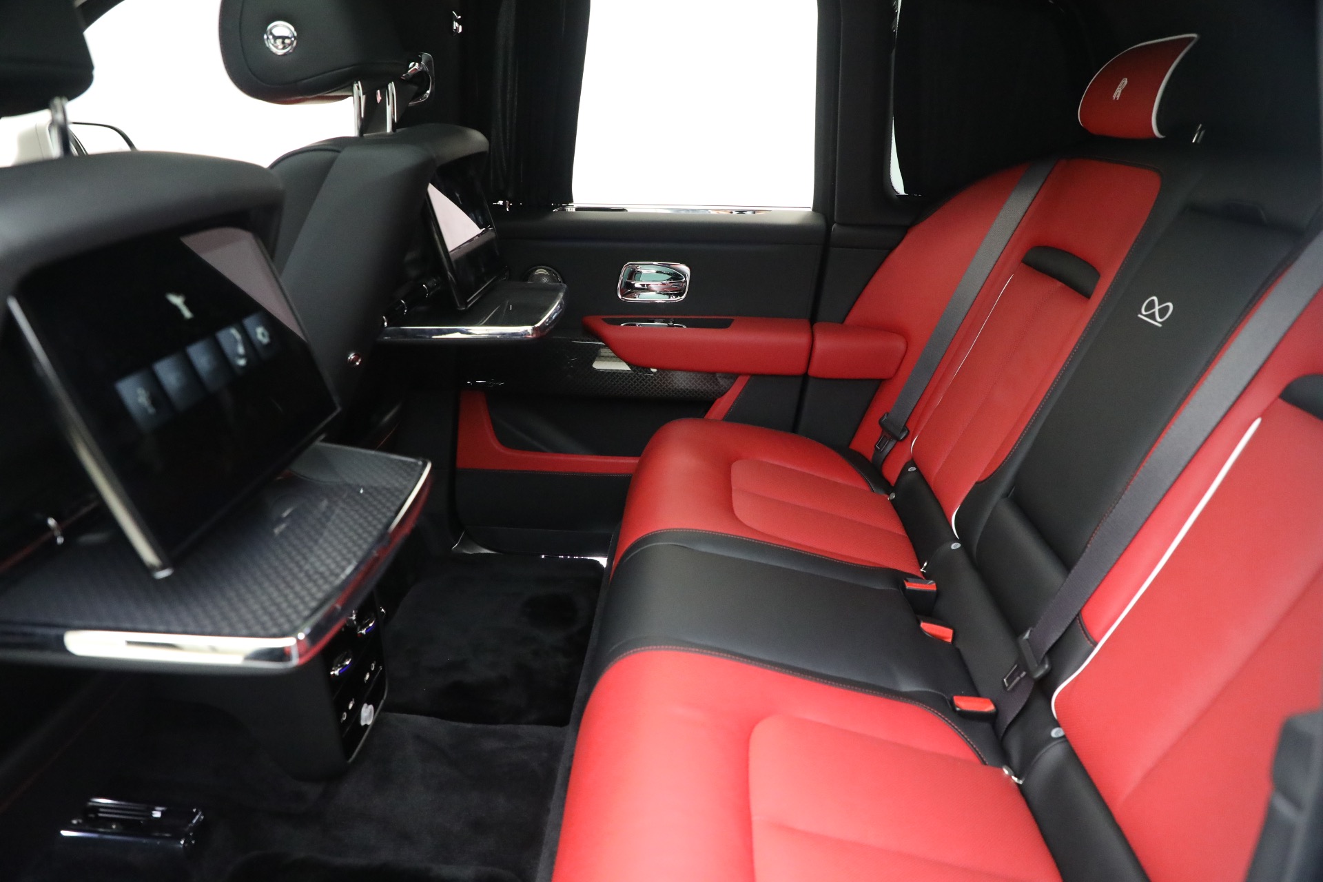 Used-2025-Rolls-Royce-Black-Badge-Cullinan