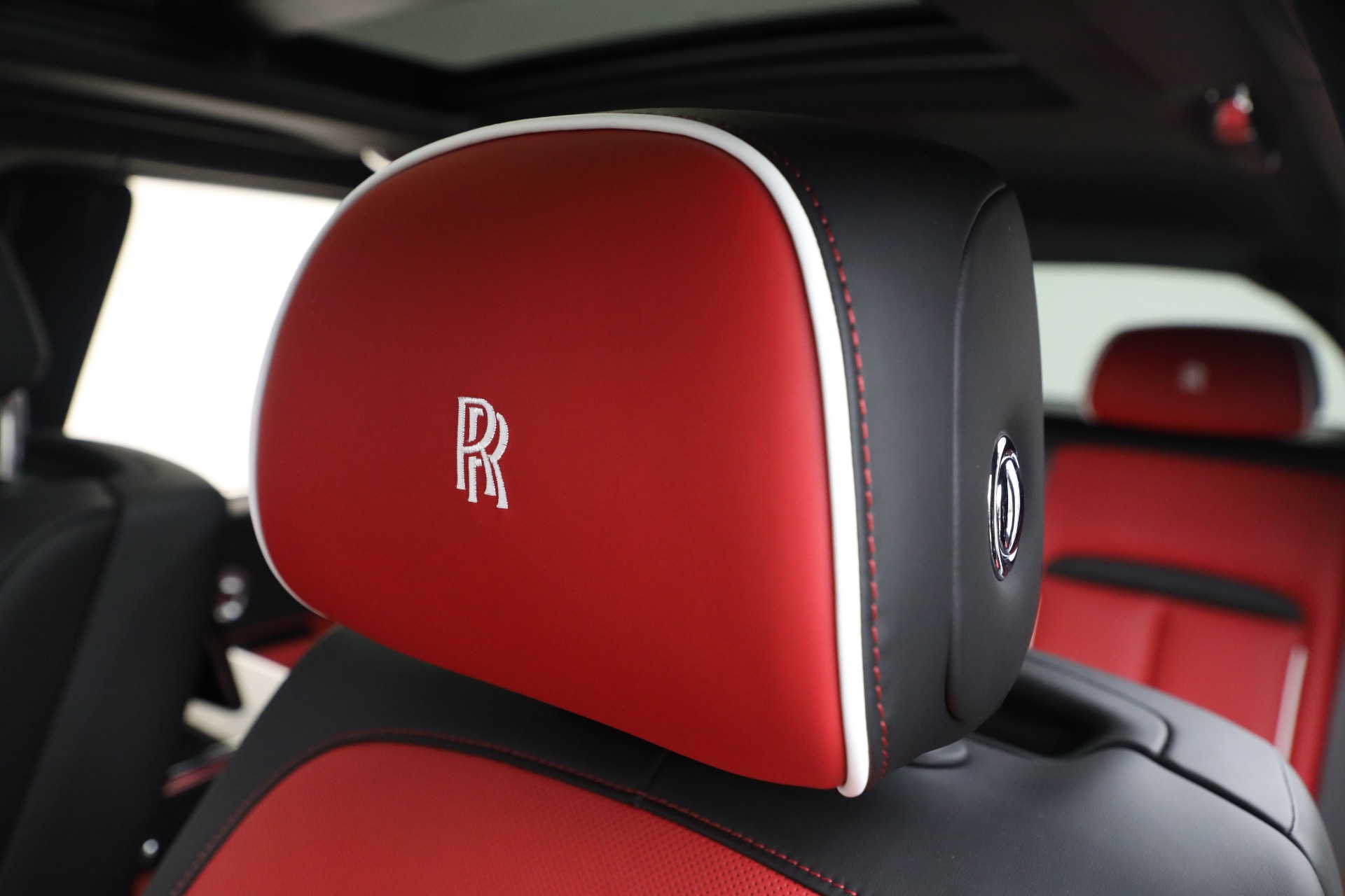 Used-2025-Rolls-Royce-Black-Badge-Cullinan