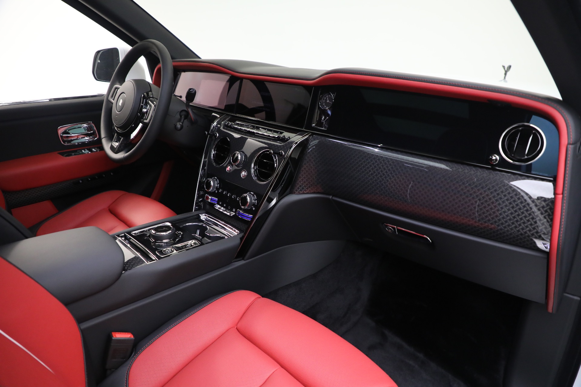 Used-2025-Rolls-Royce-Black-Badge-Cullinan