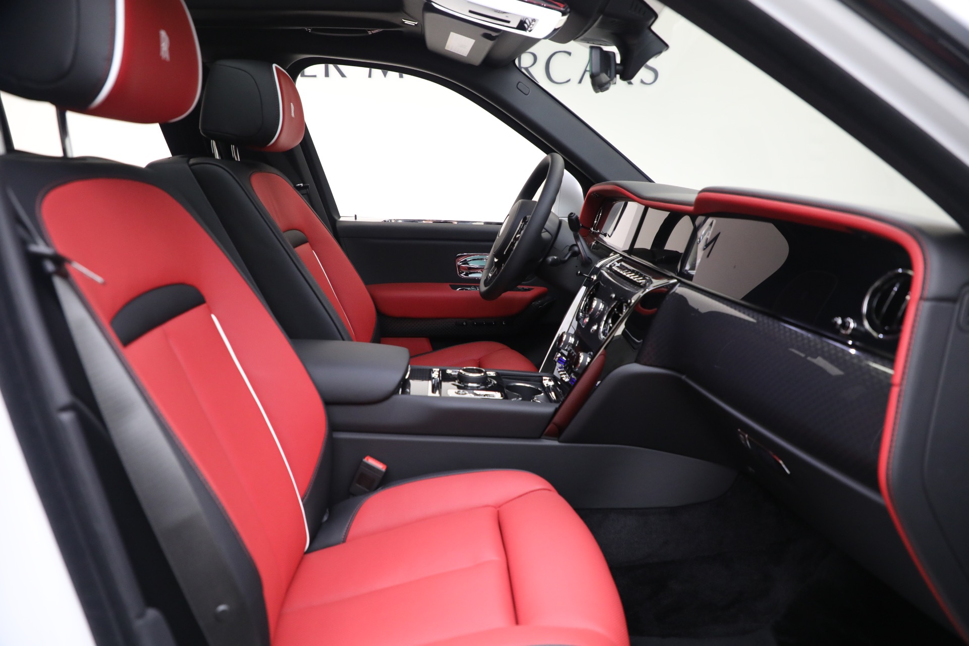 Used-2025-Rolls-Royce-Black-Badge-Cullinan