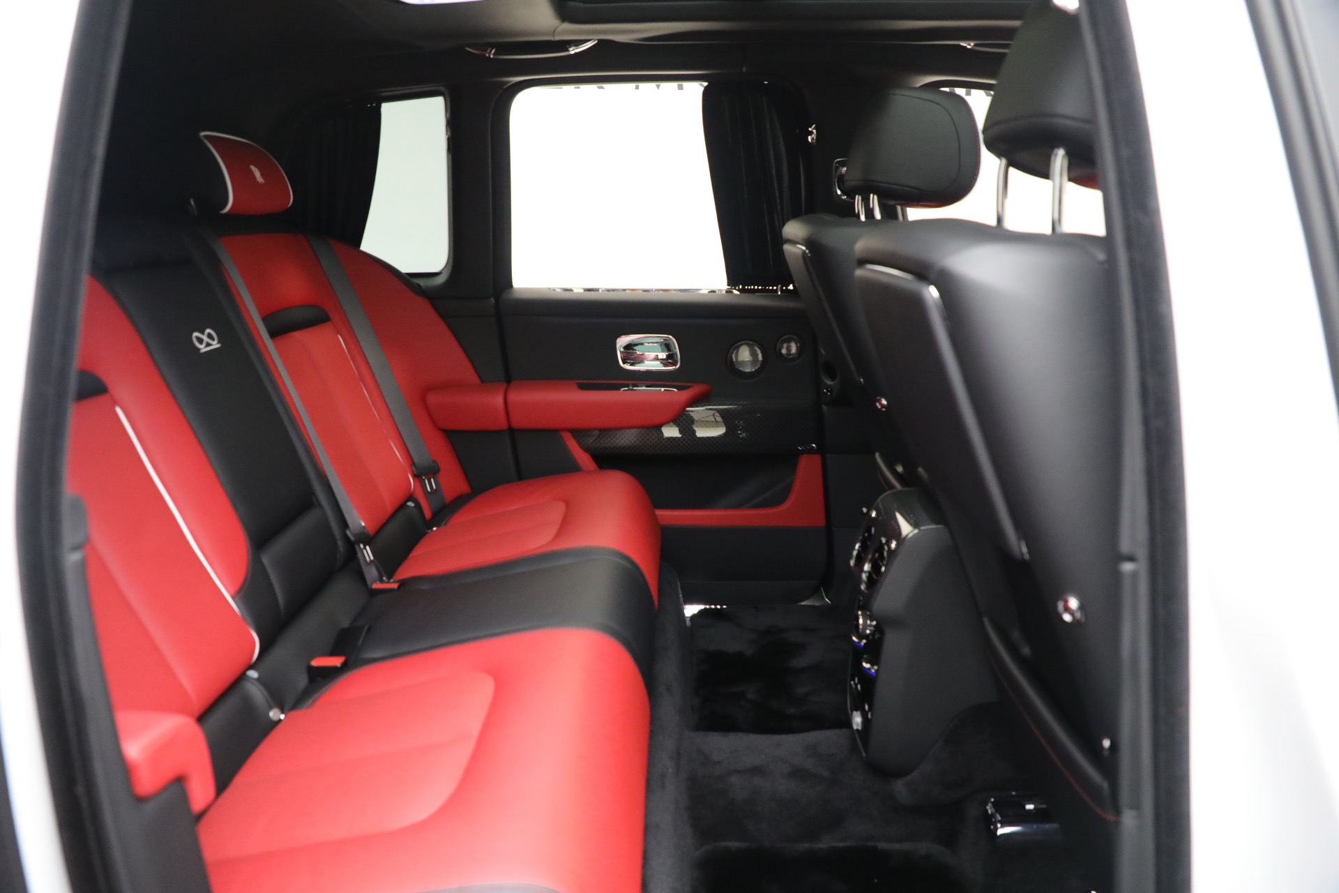 Used-2025-Rolls-Royce-Black-Badge-Cullinan