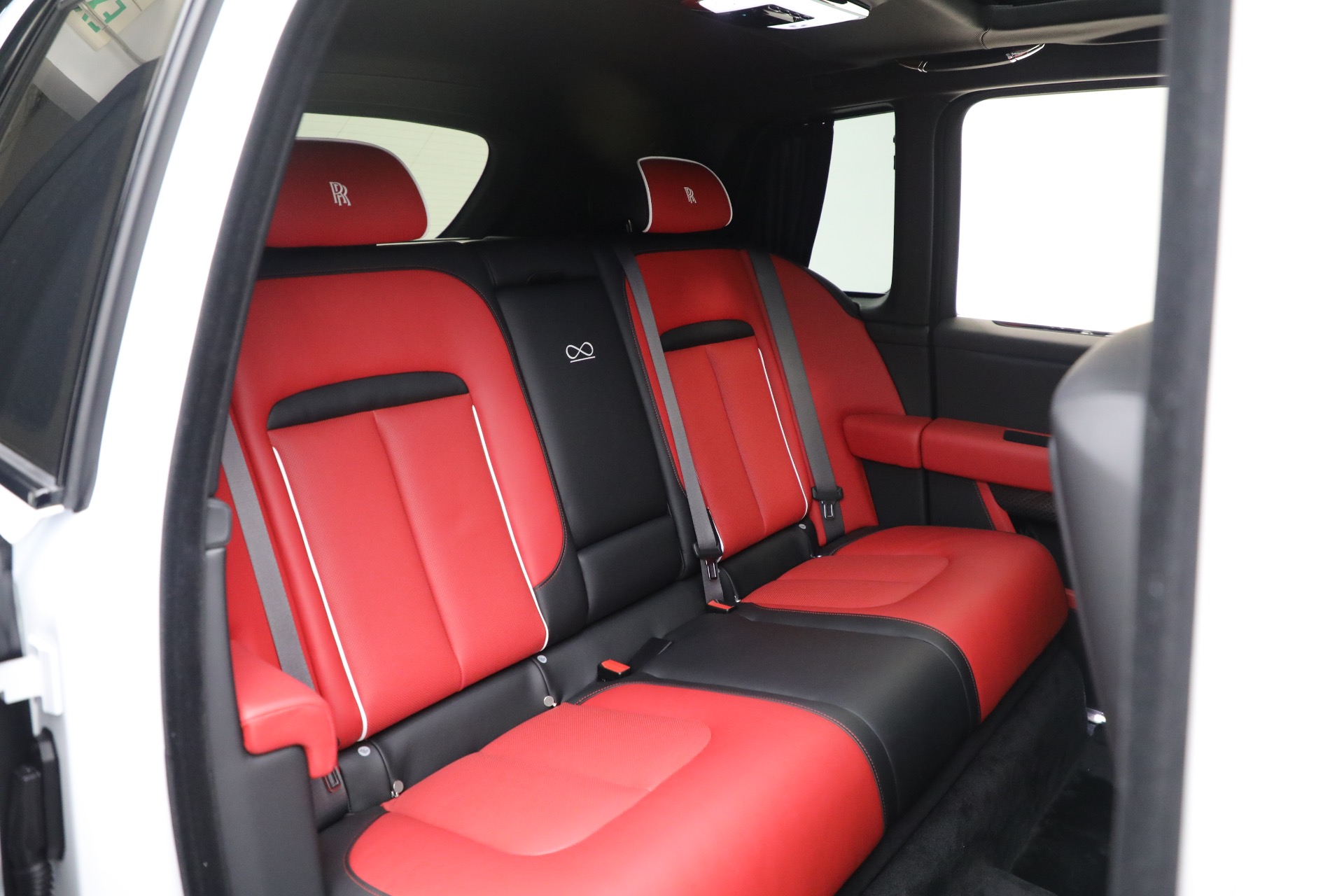 Used-2025-Rolls-Royce-Black-Badge-Cullinan