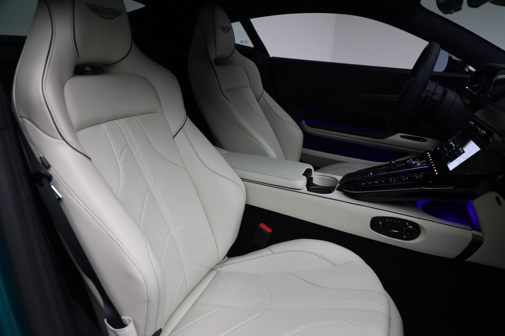 Used-2025-Aston-Martin-Vantage