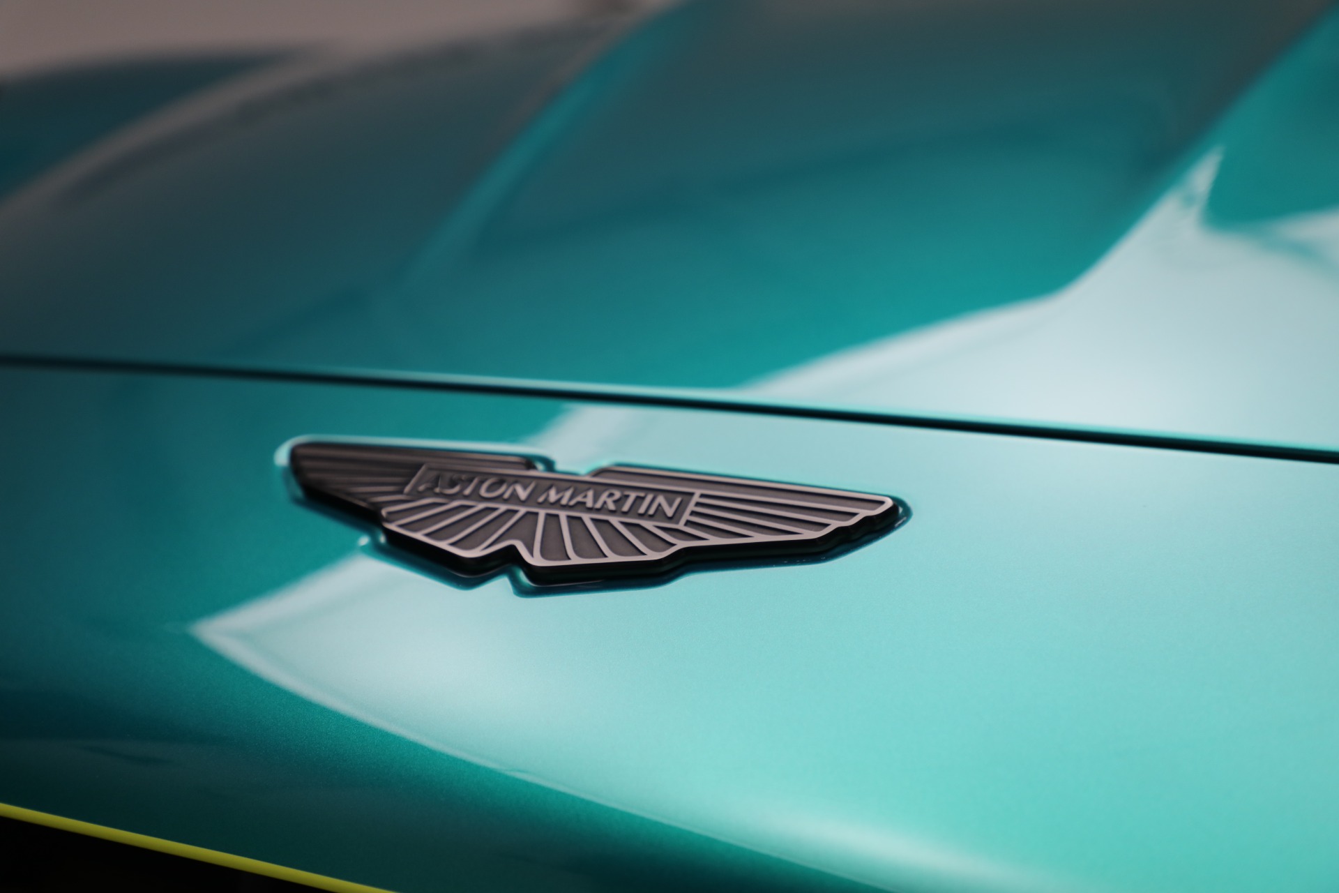 Used-2025-Aston-Martin-Vantage
