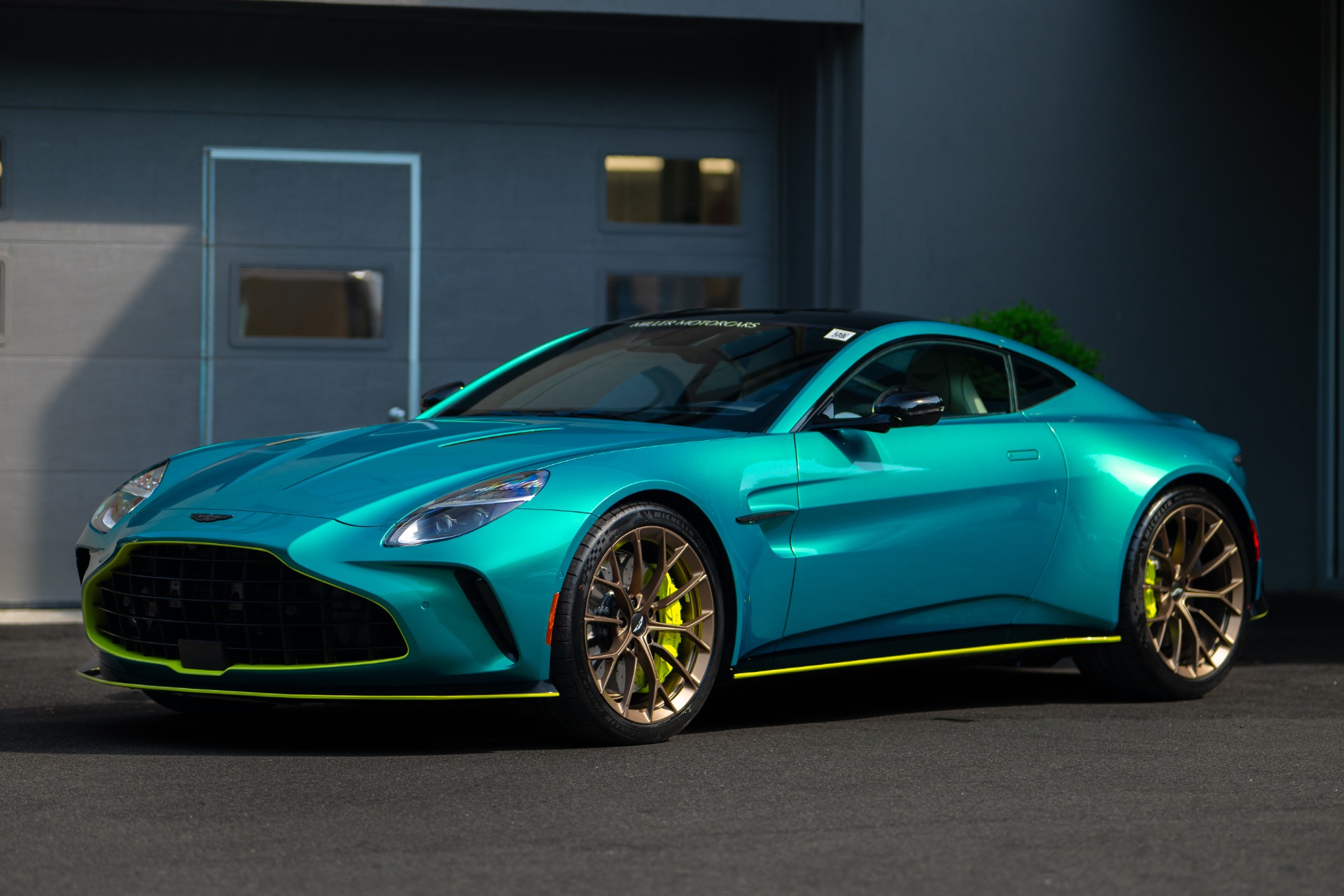 Used-2025-Aston-Martin-Vantage