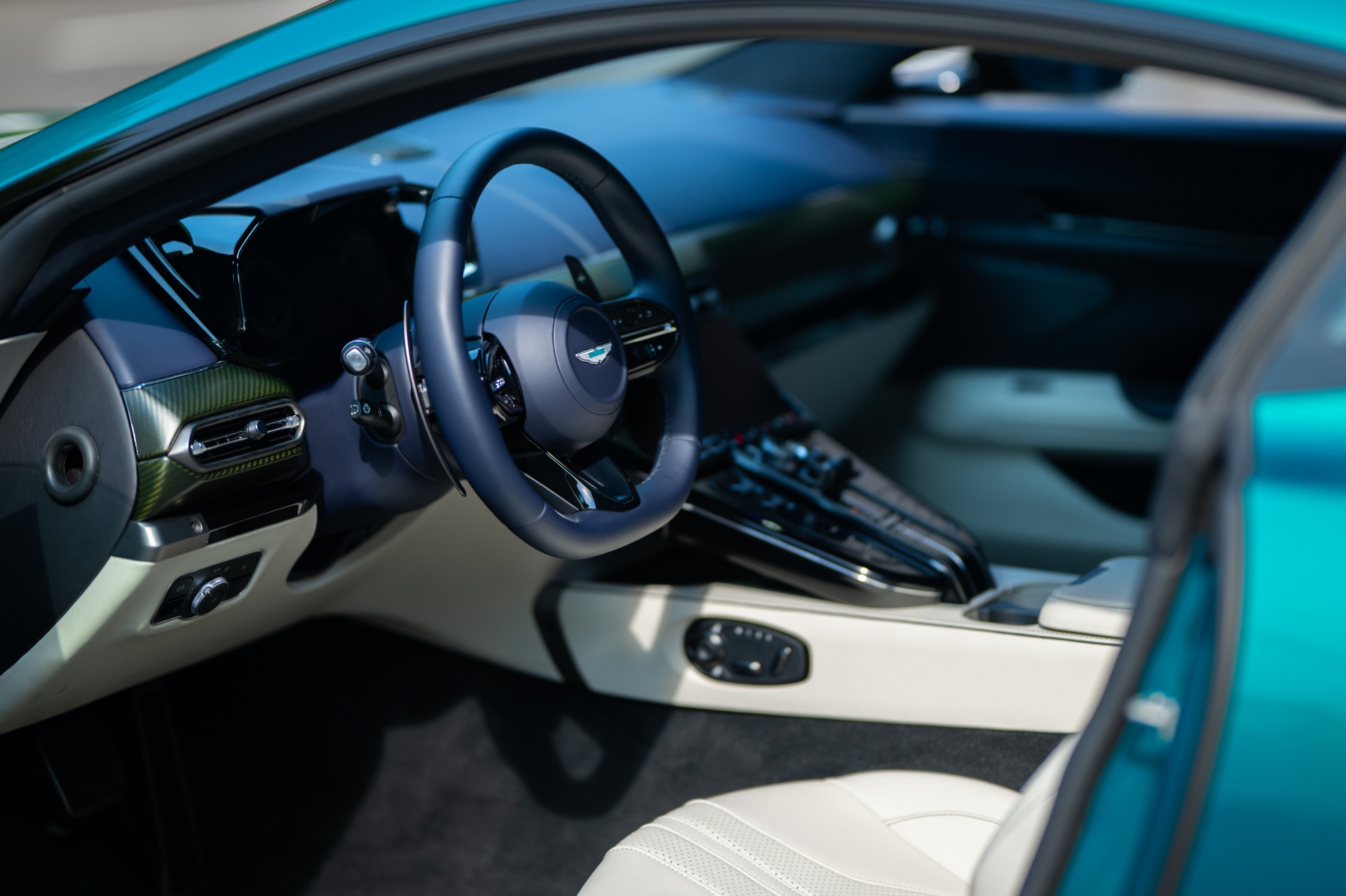 Used-2025-Aston-Martin-Vantage