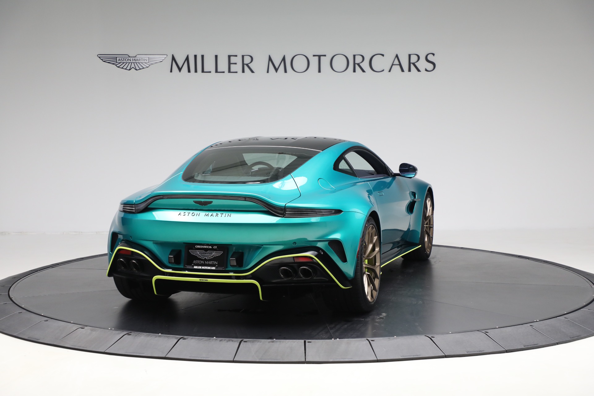 Used-2025-Aston-Martin-Vantage