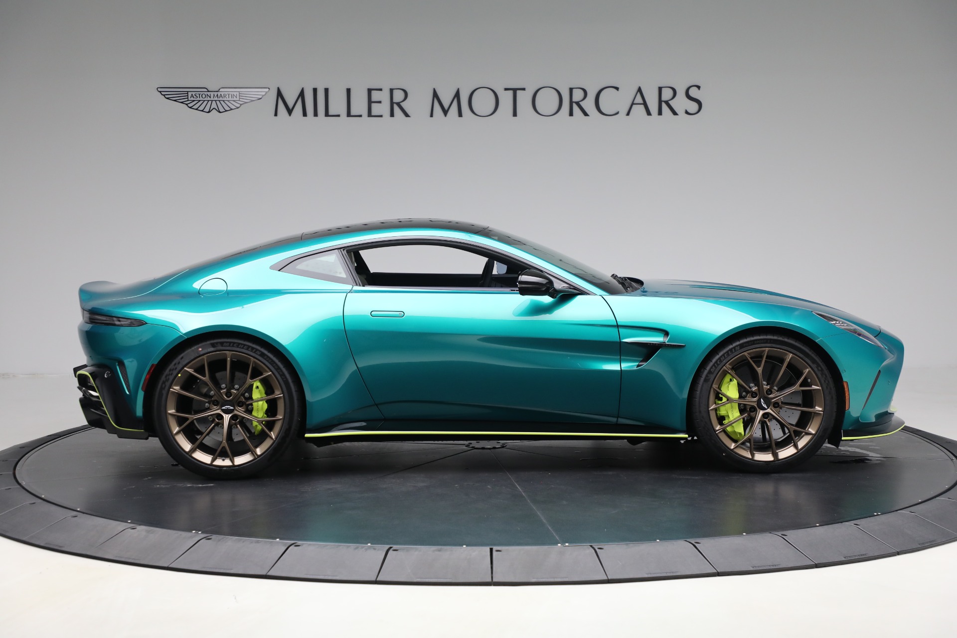 Used-2025-Aston-Martin-Vantage