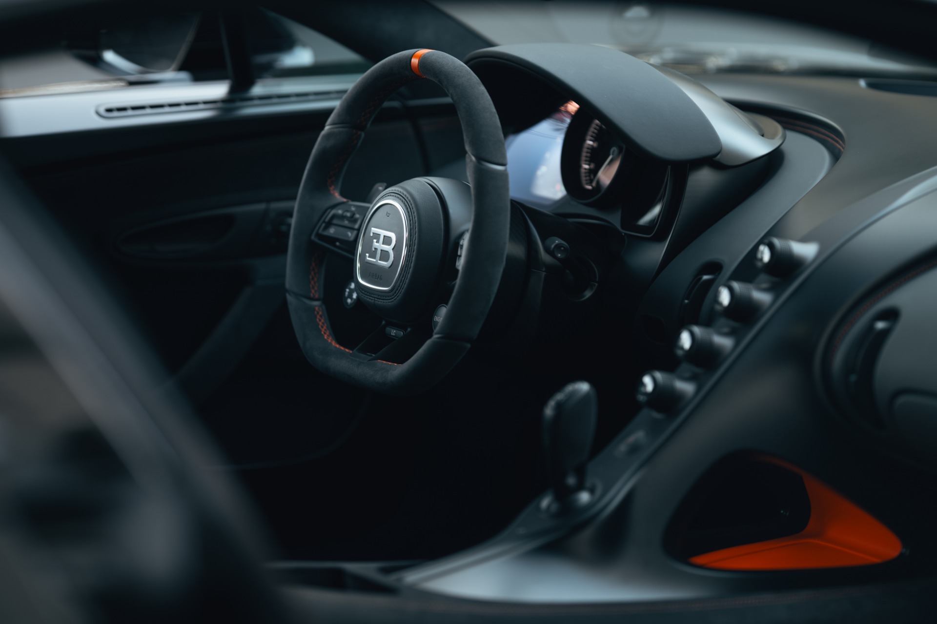 Used-2022-Bugatti-Chiron-Super-Sport