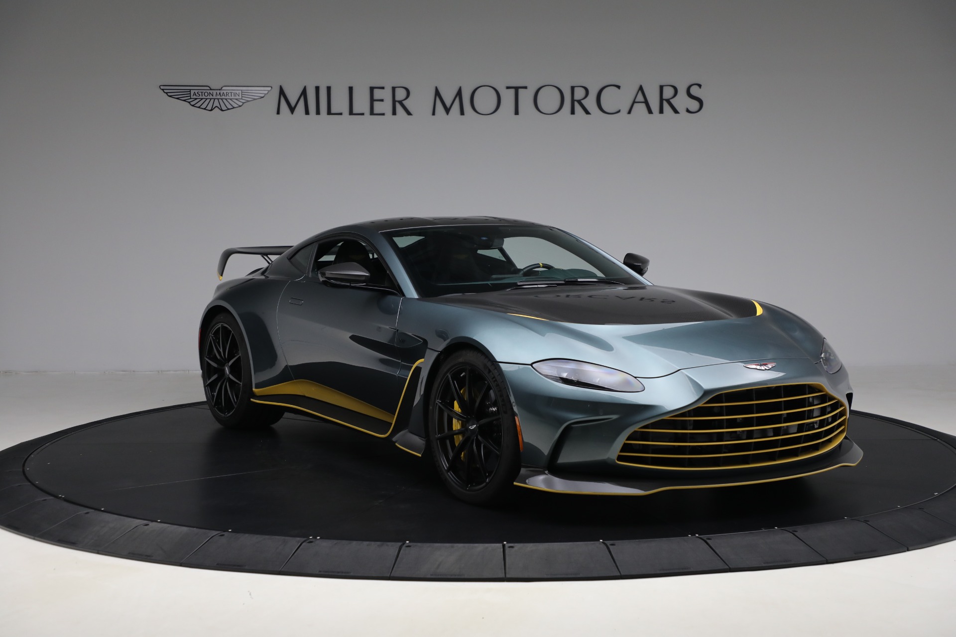 Used-2023-Aston-Martin-Vantage-V12