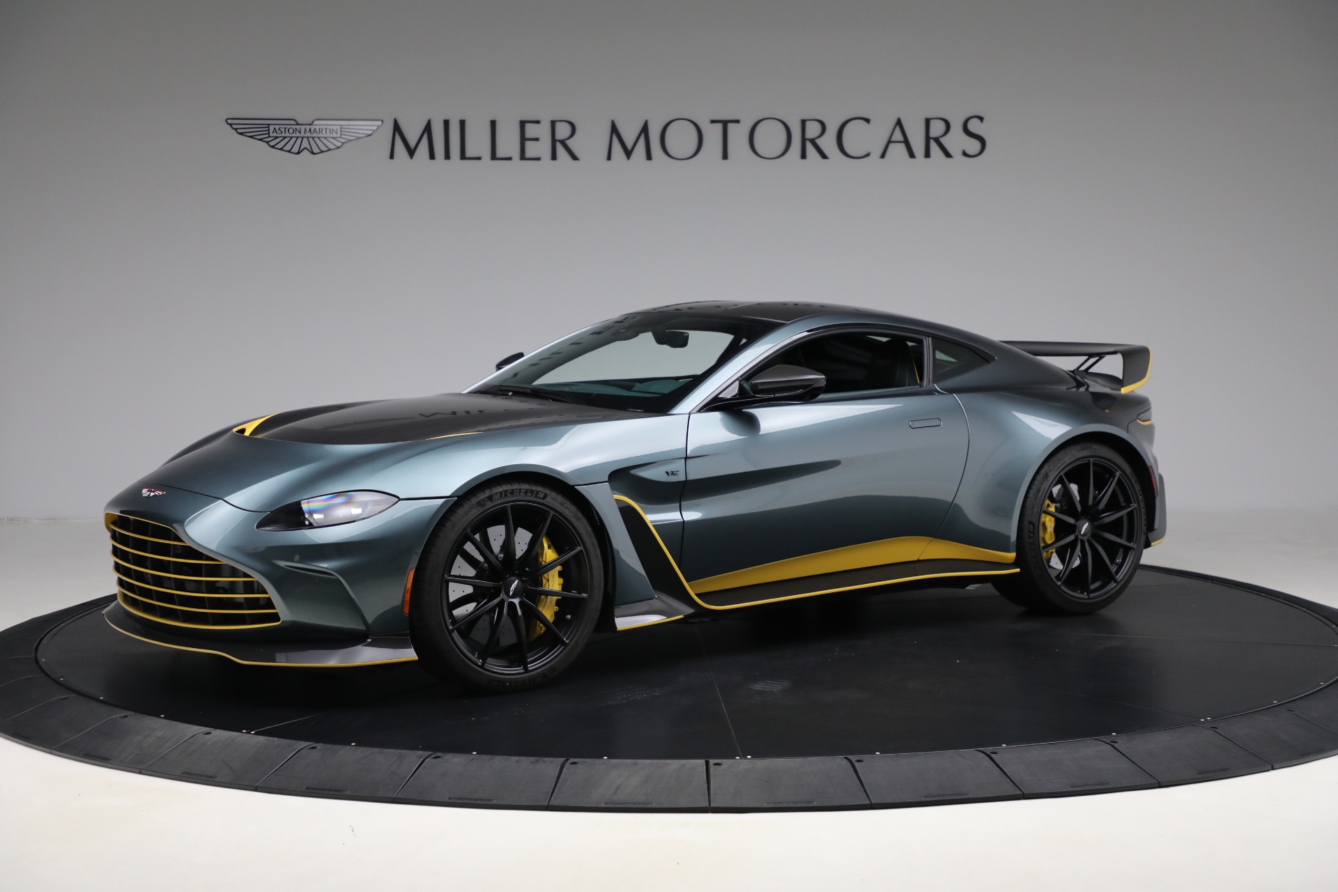 Used-2023-Aston-Martin-Vantage-V12