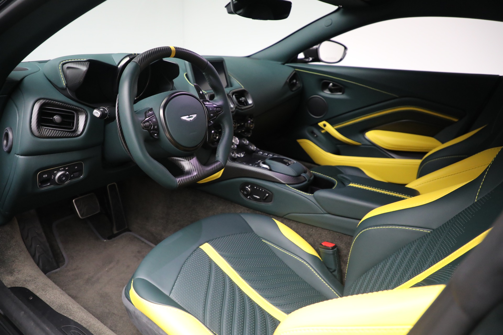 Used-2023-Aston-Martin-Vantage-V12