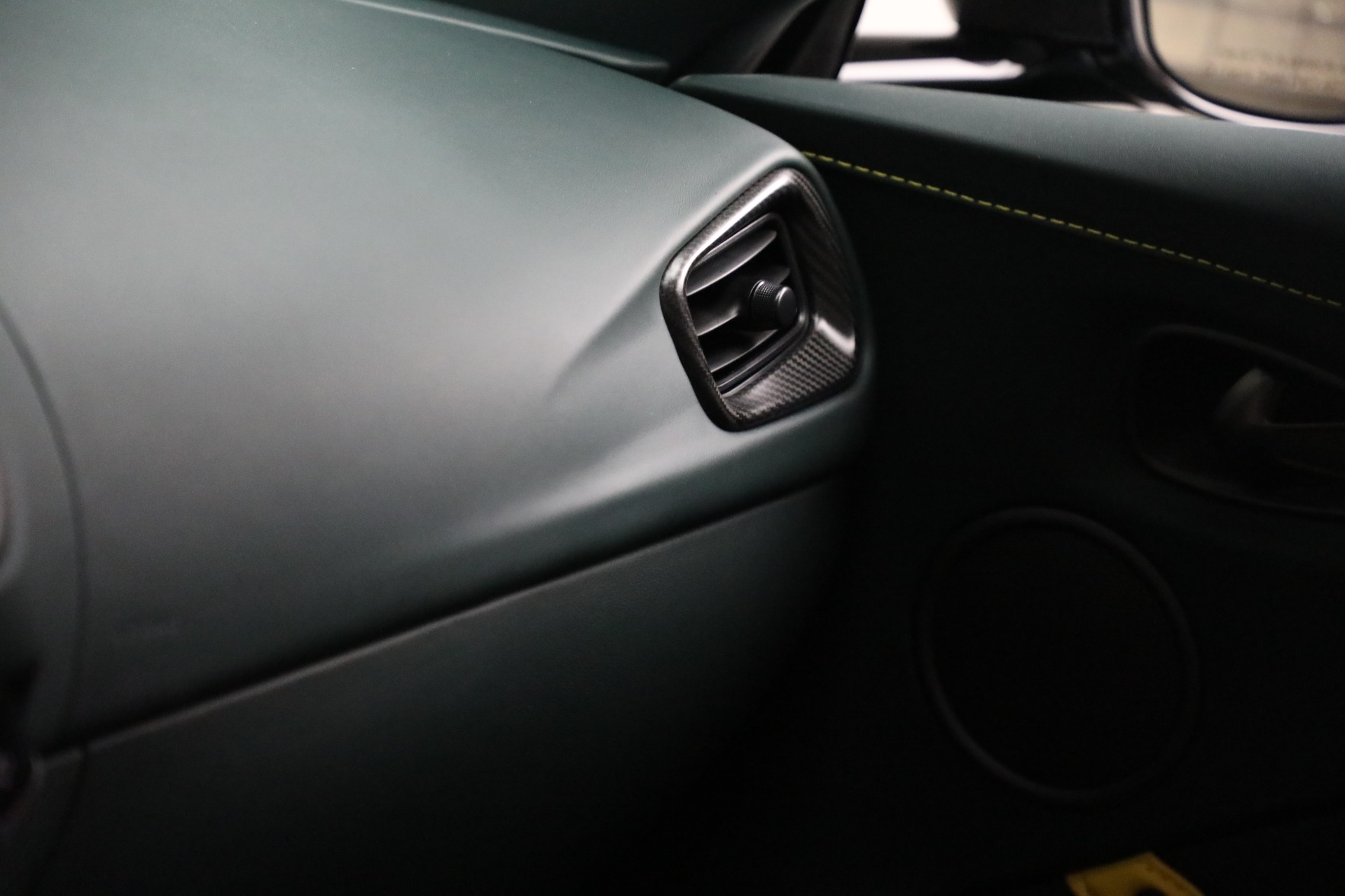 Used-2023-Aston-Martin-Vantage-V12