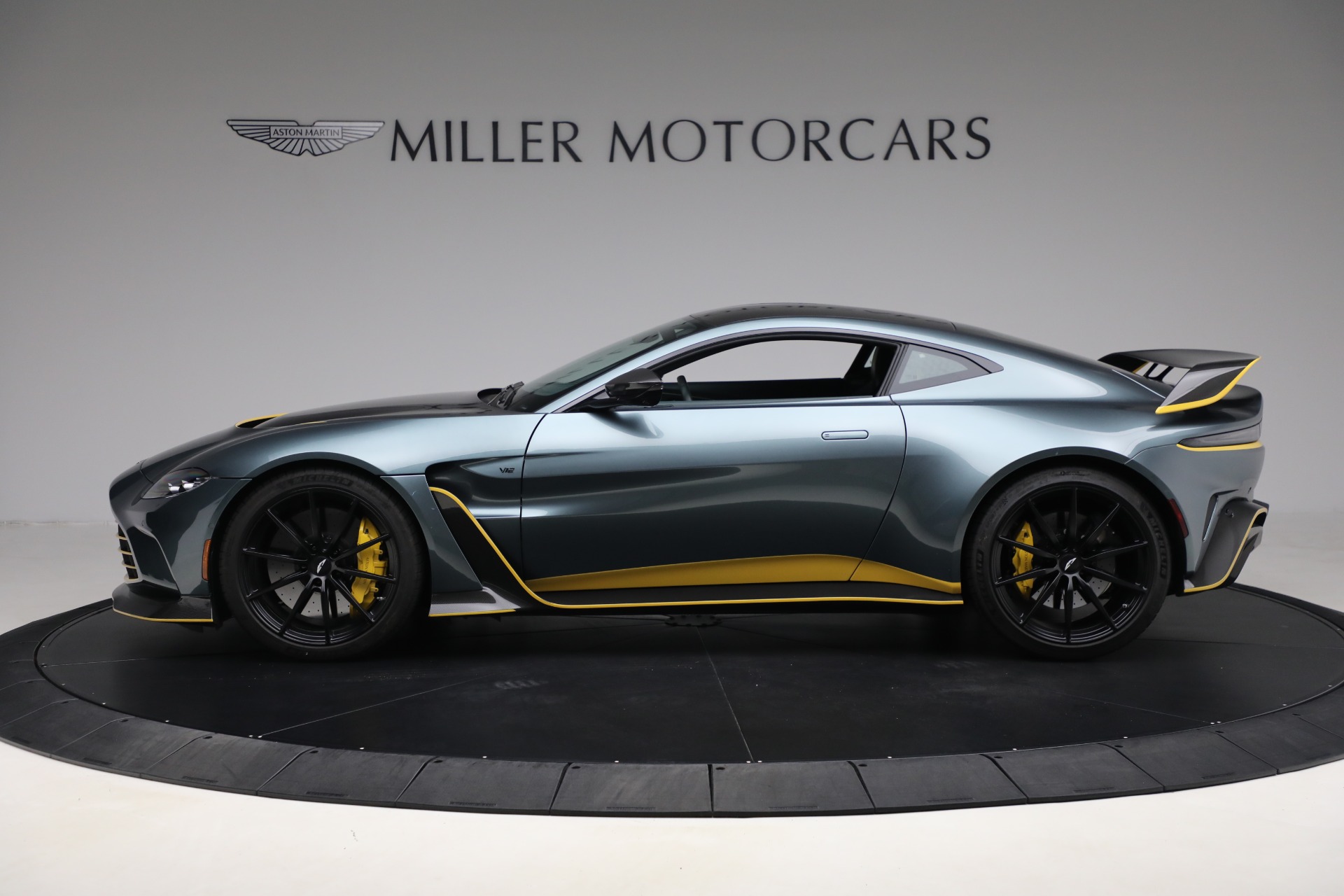 Used-2023-Aston-Martin-Vantage-V12