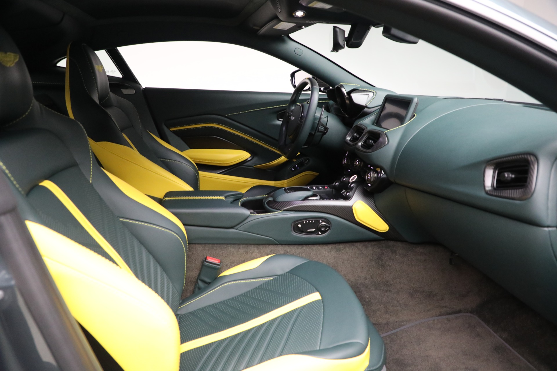 Used-2023-Aston-Martin-Vantage-V12