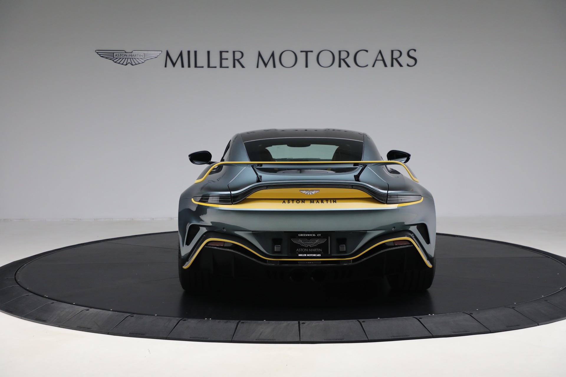 Used-2023-Aston-Martin-Vantage-V12