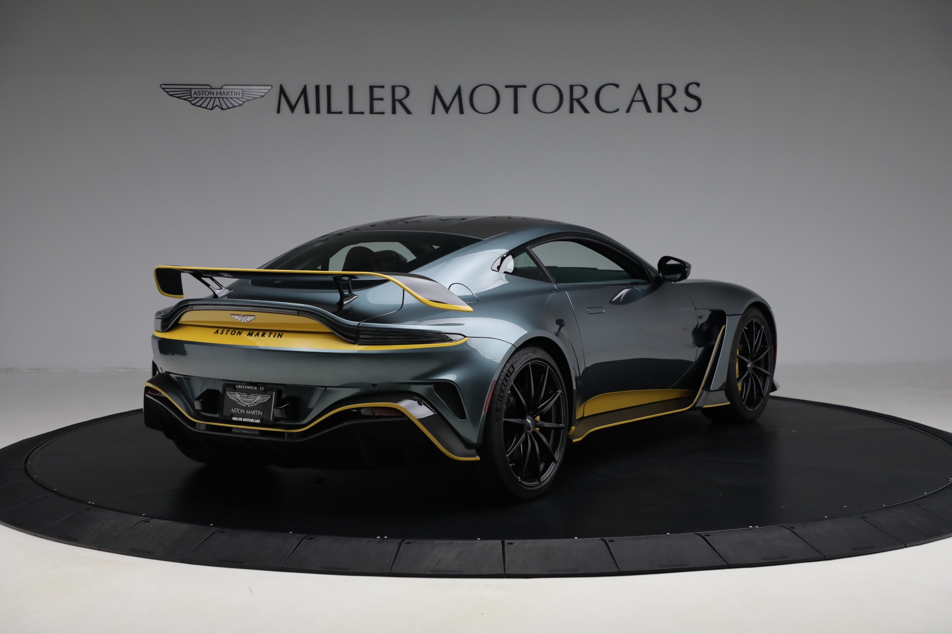 Used-2023-Aston-Martin-Vantage-V12