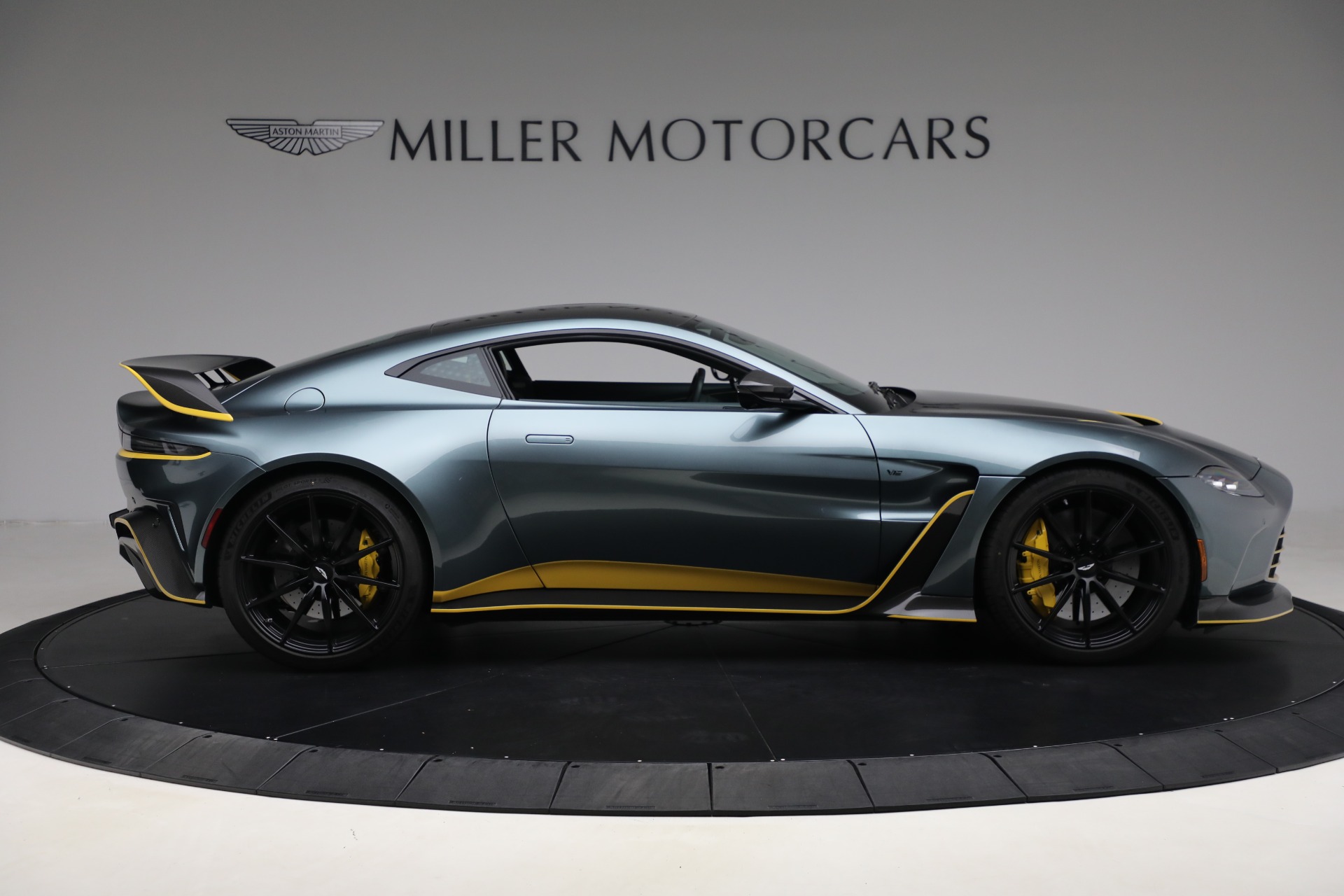 Used-2023-Aston-Martin-Vantage-V12